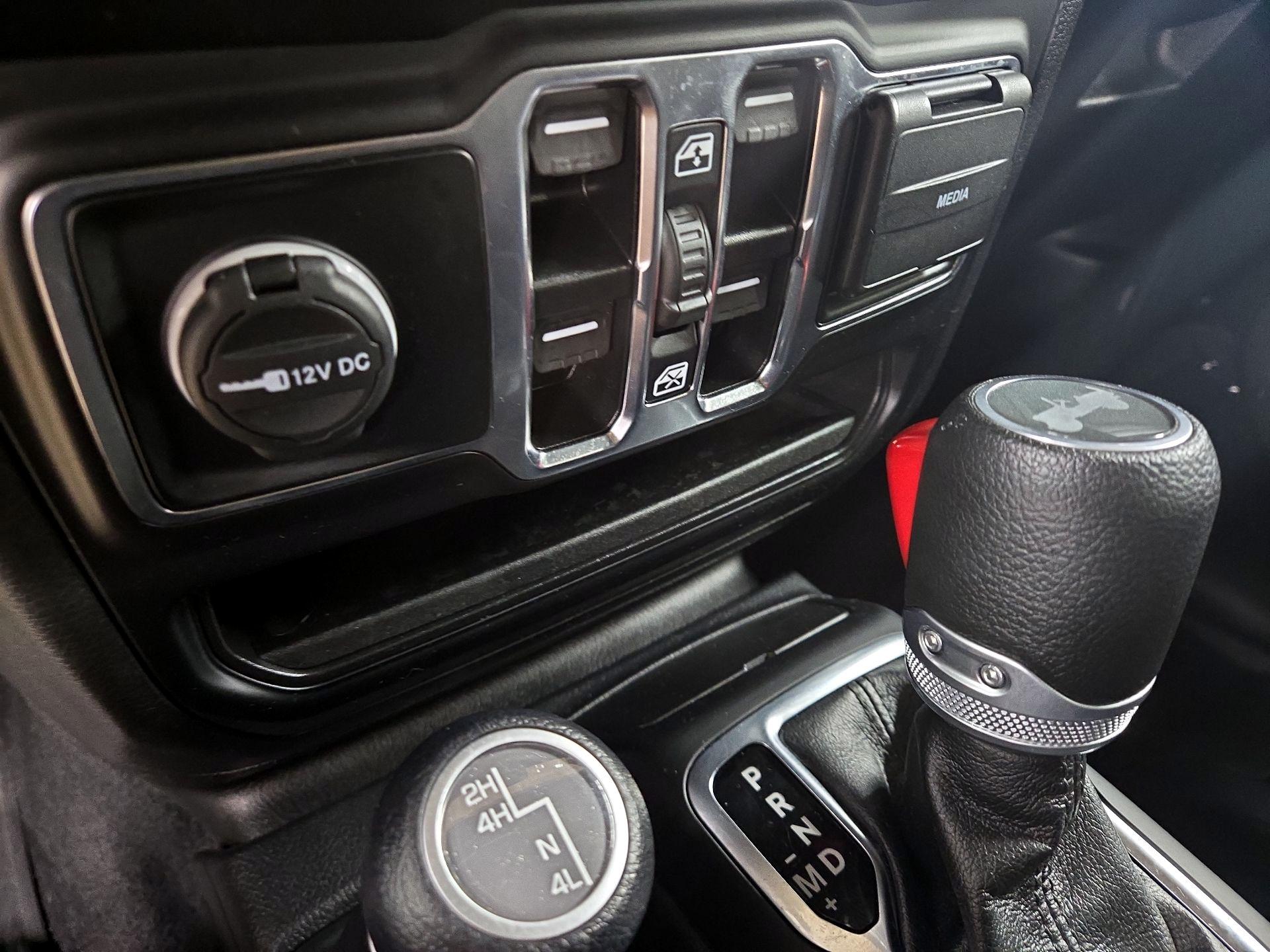 Thumbnail: 2022 Jeep Wrangler - 18