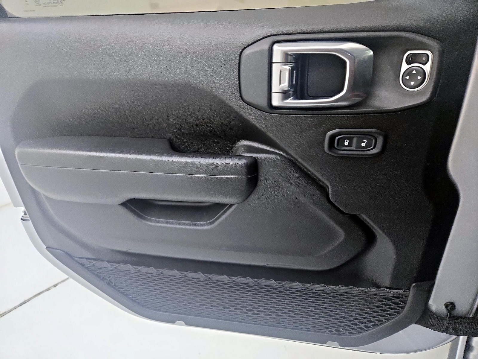 2024 Jeep Wrangler 4xe Willys 4XE - Photo 13