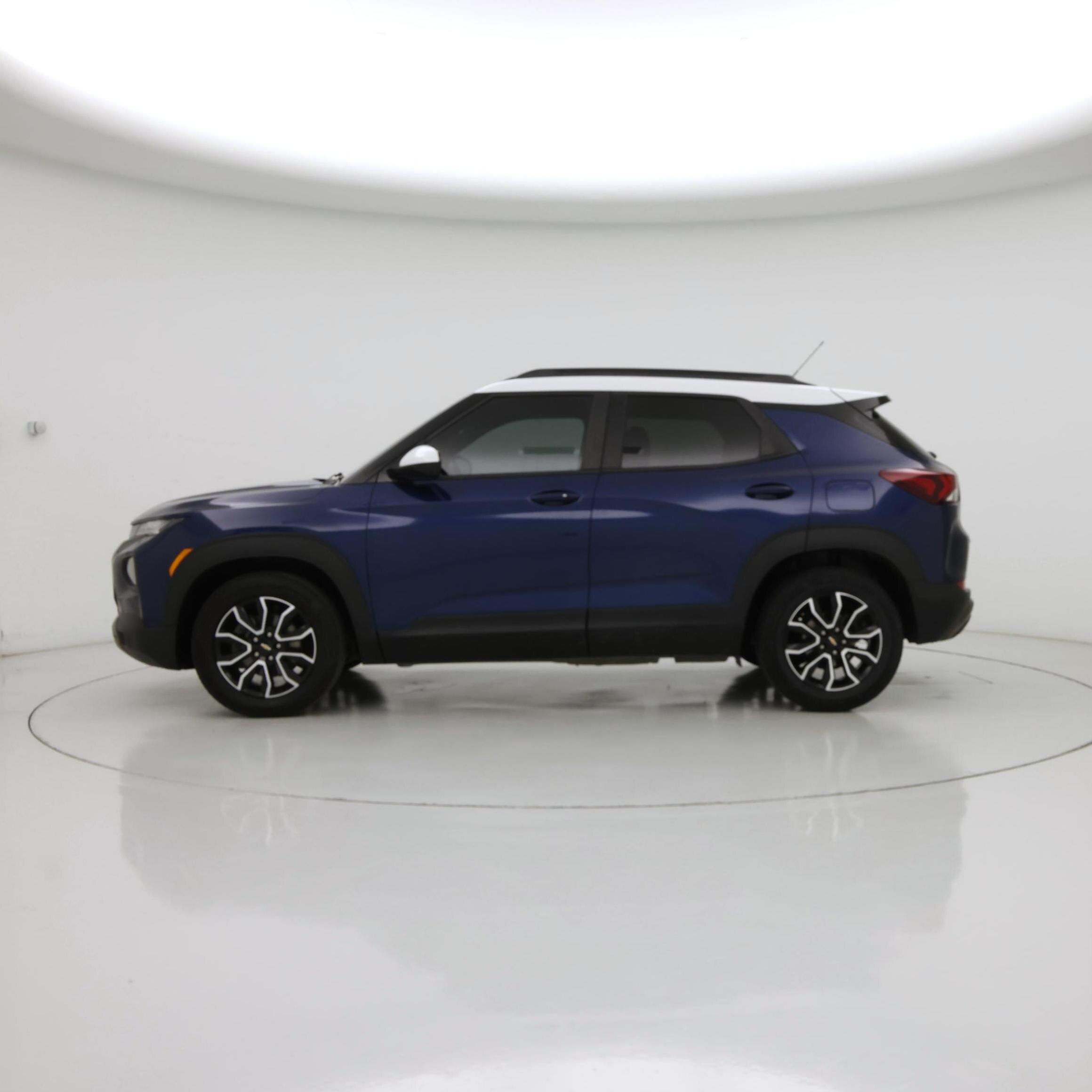 Thumbnail: 2022 Chevrolet TrailBlazer - 3