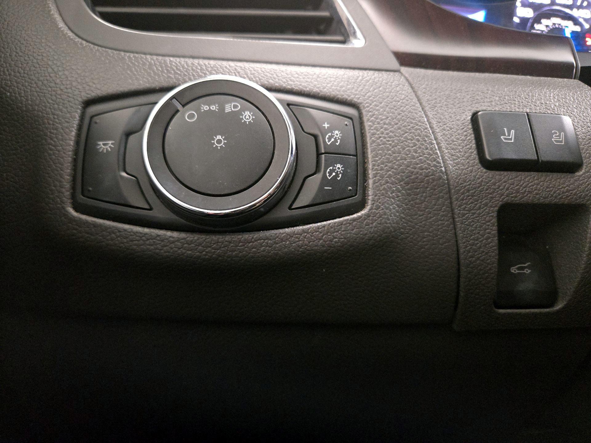 Thumbnail: 2014 Ford Edge - 13