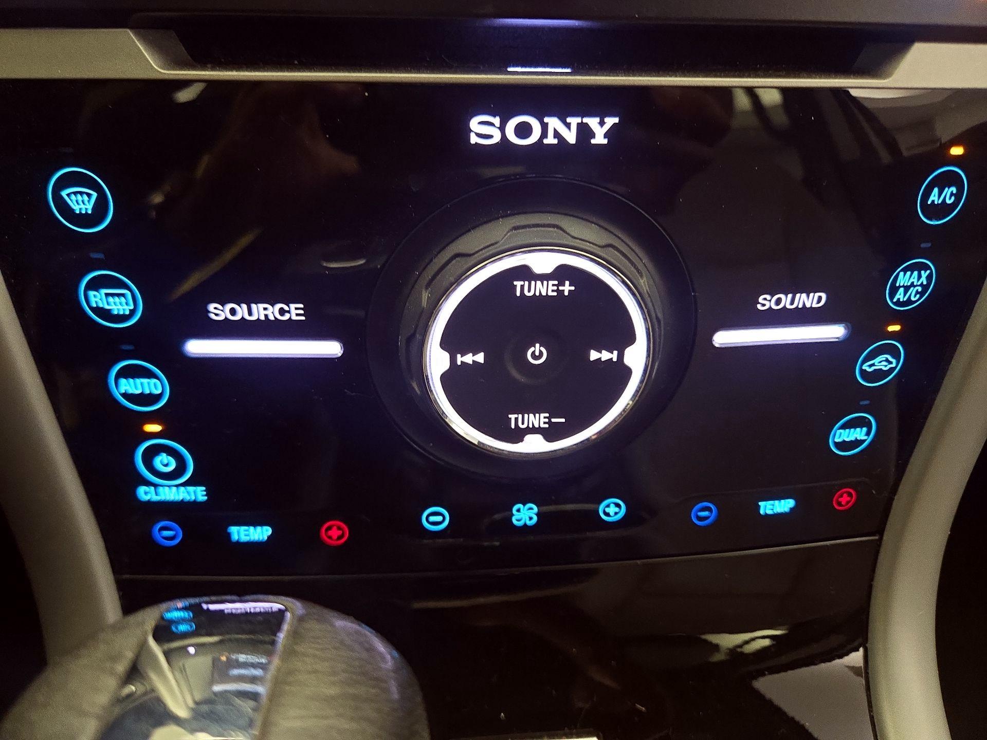Thumbnail: 2014 Ford Edge - 16