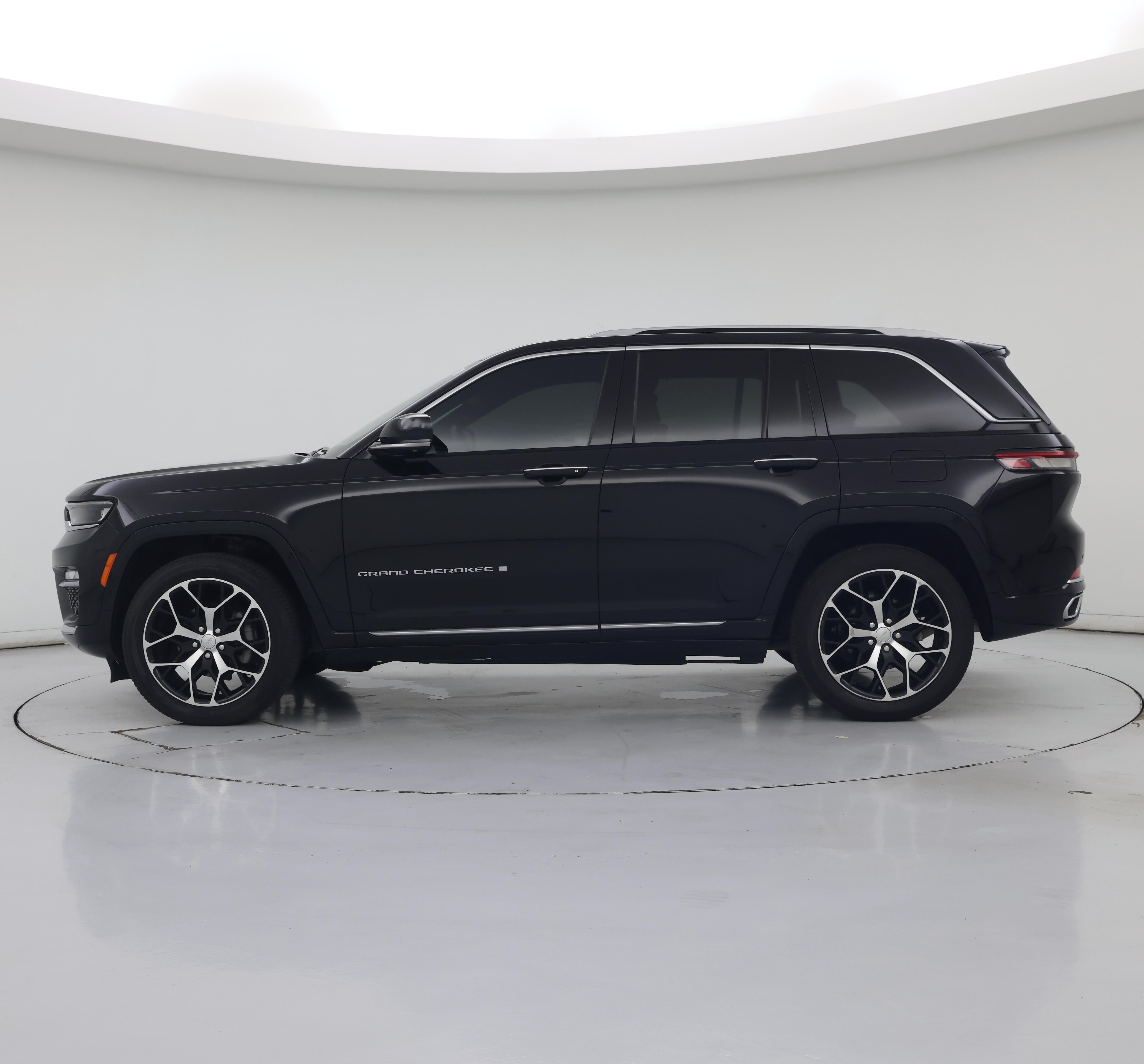 Thumbnail: 2023 Jeep Grand Cherokee - 3