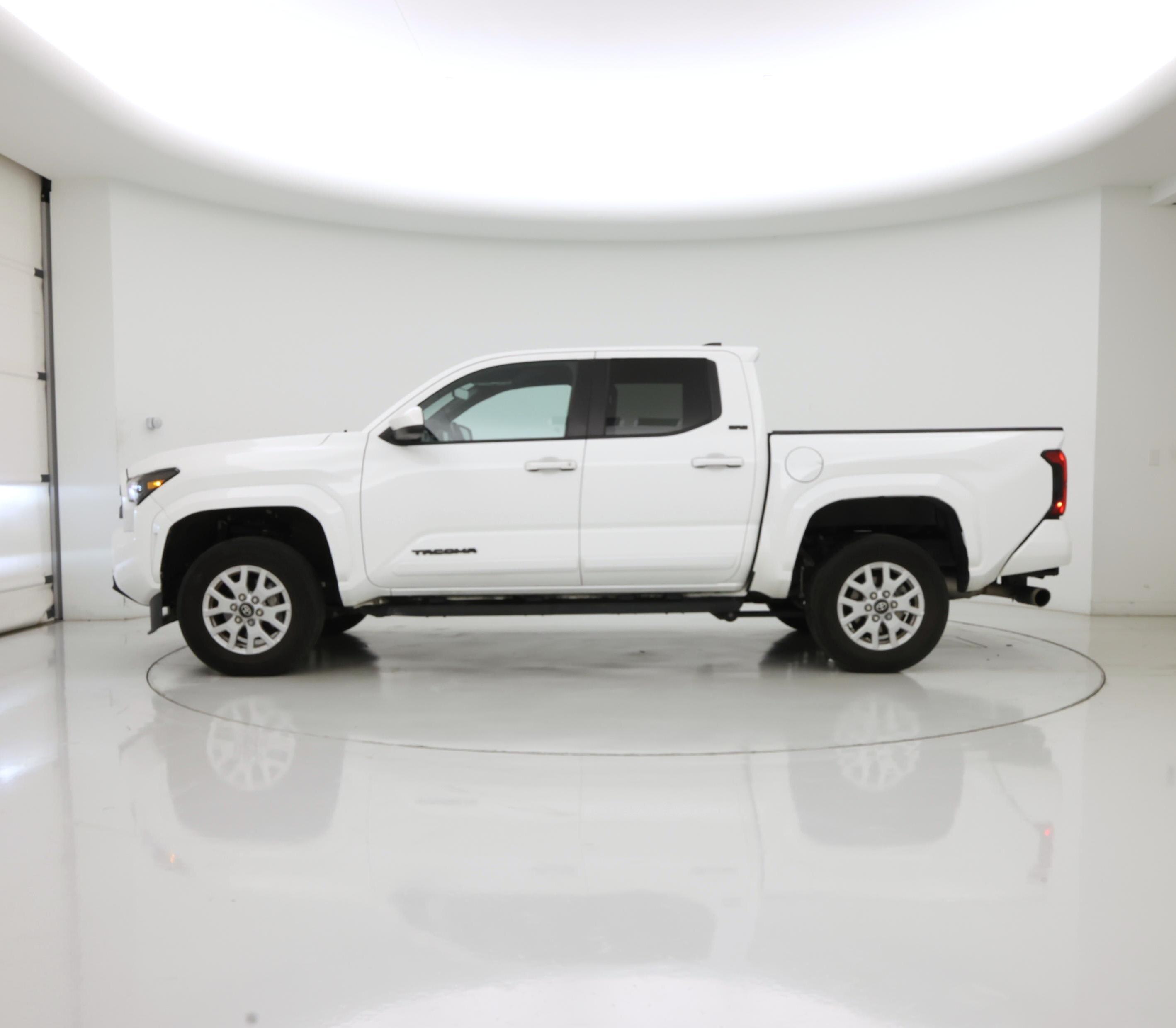 Thumbnail: 2024 Toyota Tacoma - 3