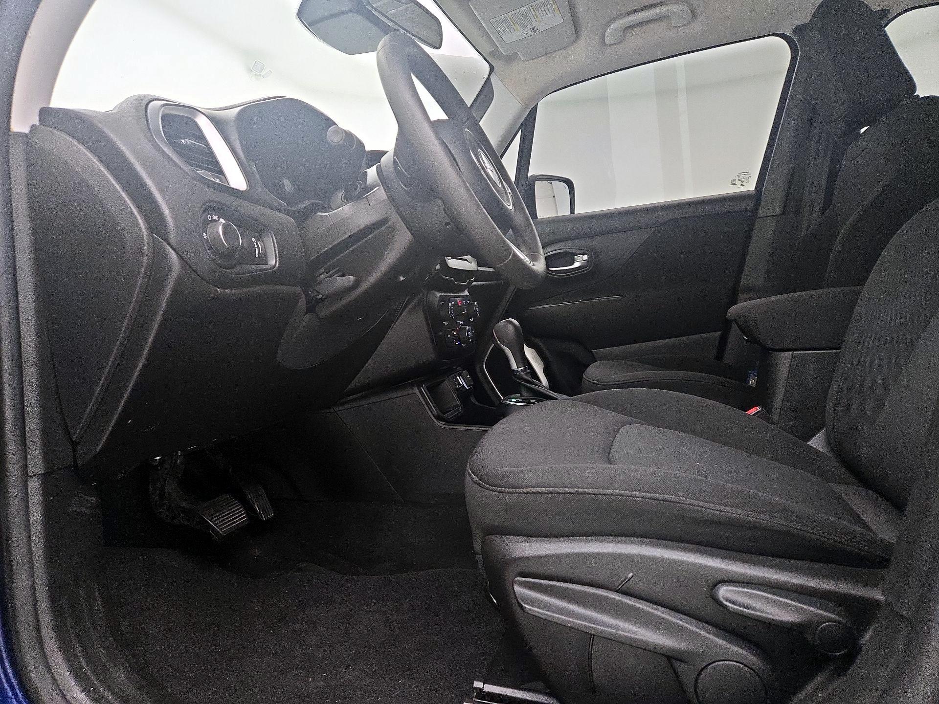 Thumbnail: 2021 Jeep Renegade - 11