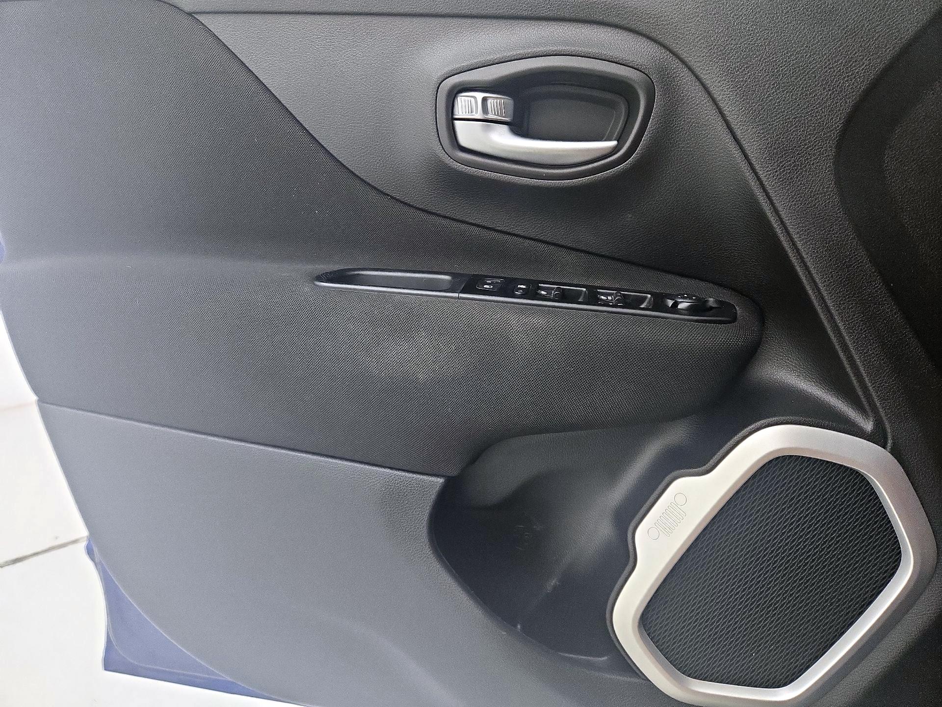 Thumbnail: 2021 Jeep Renegade - 12
