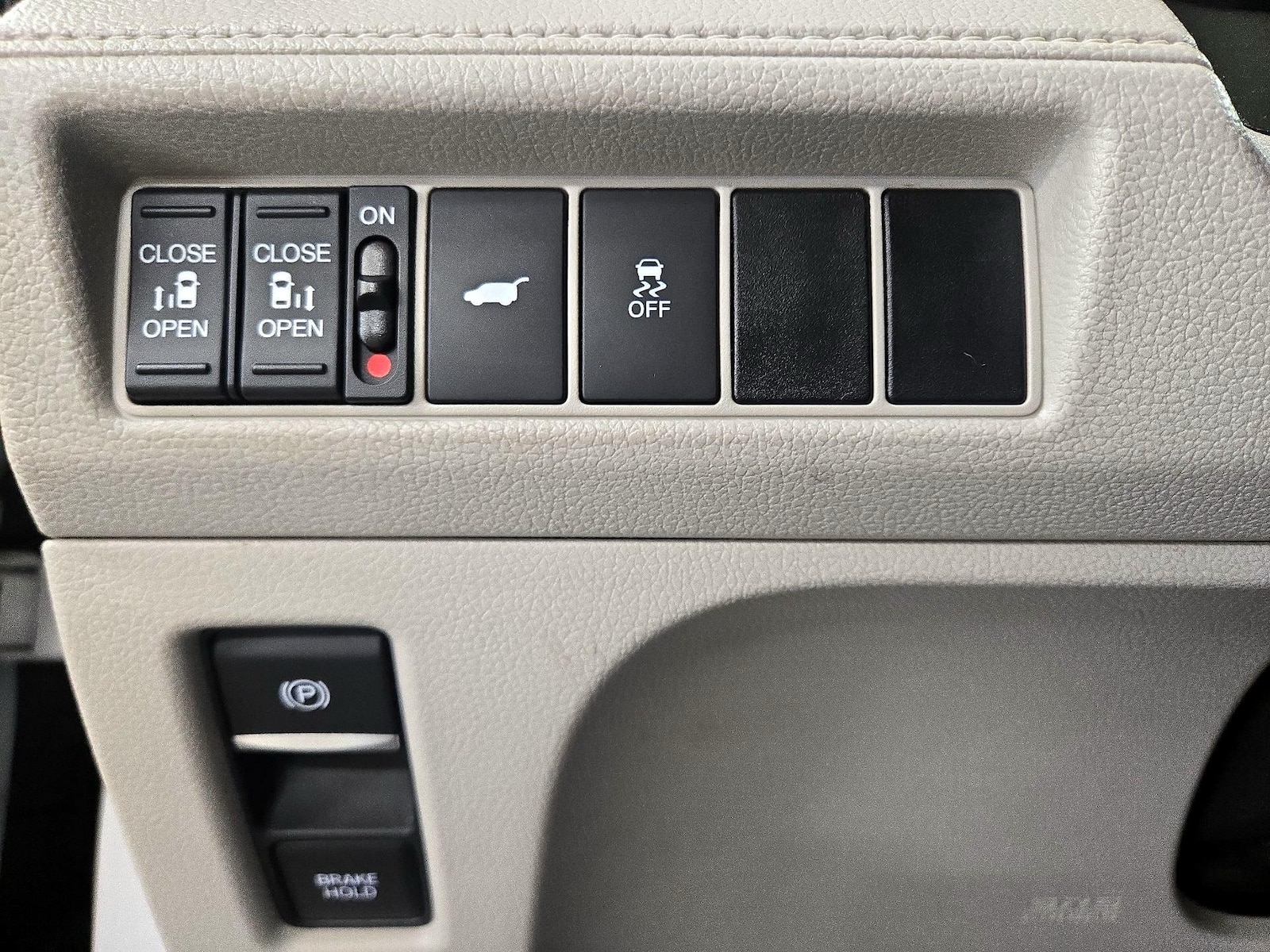 2025 Honda Odyssey EX-L - Photo 14