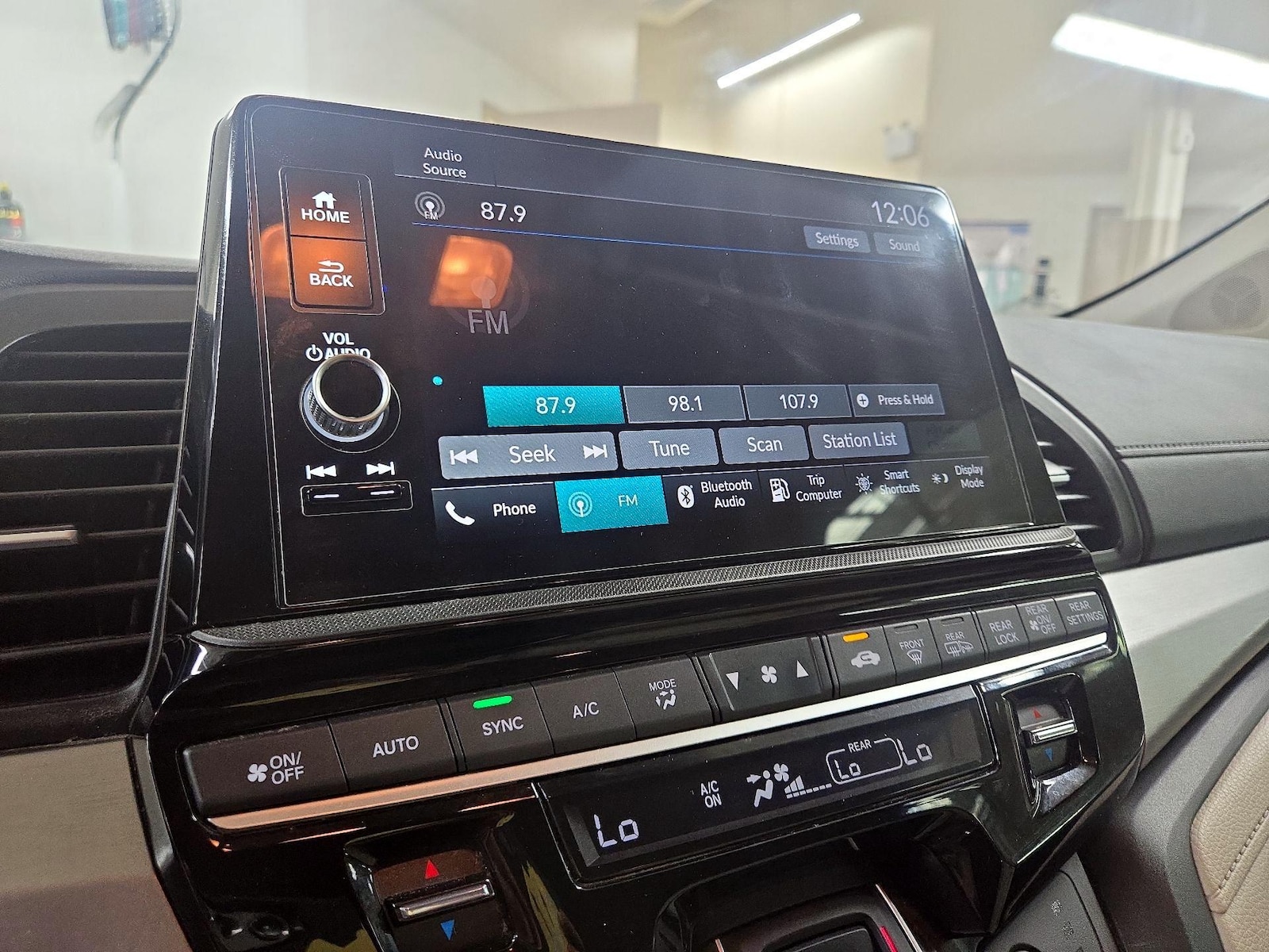 2025 Honda Odyssey EX-L - Photo 16