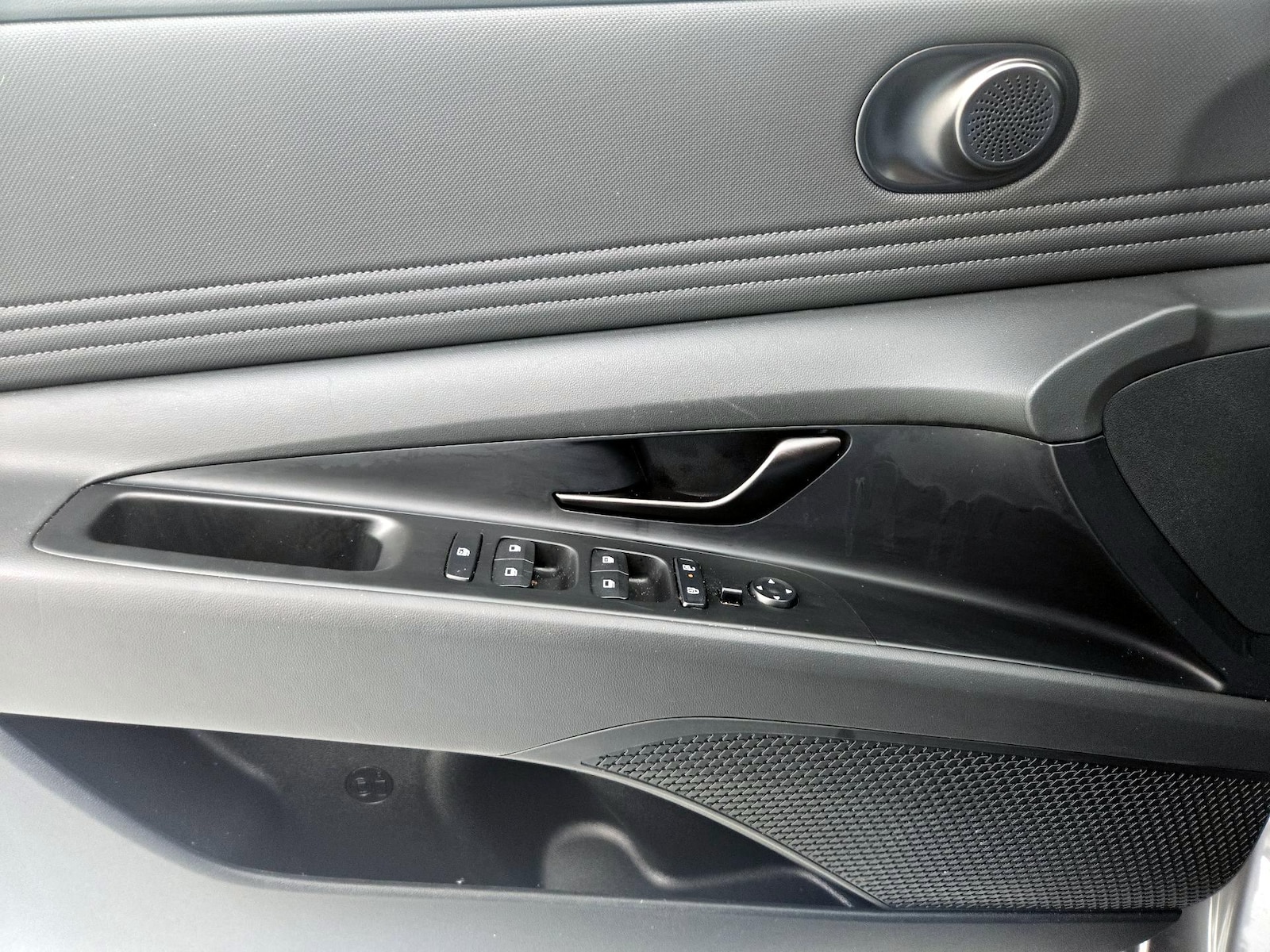 2026 Hyundai Elantra SEL Sport - Photo 13