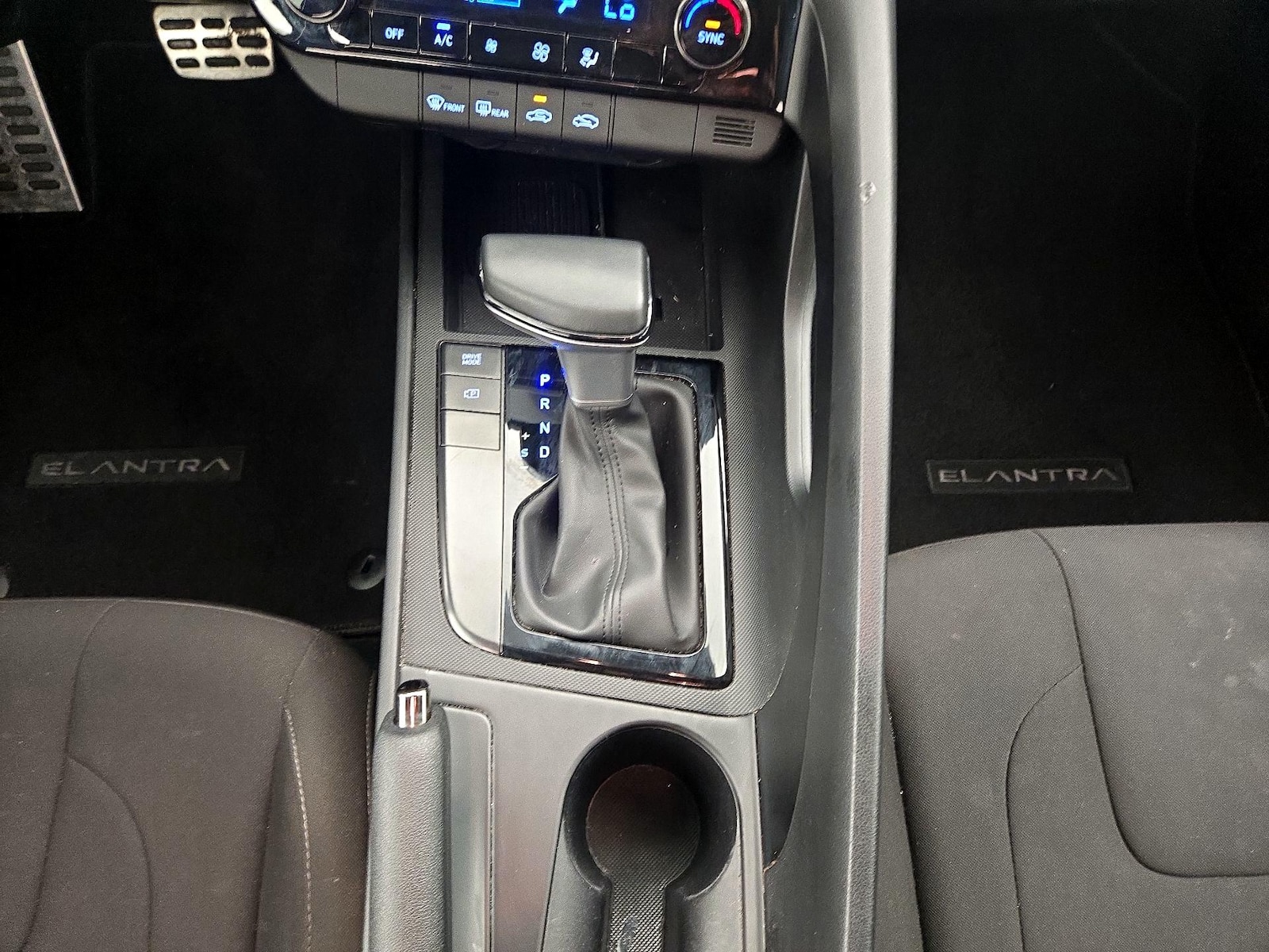 2026 Hyundai Elantra SEL Sport - Photo 18