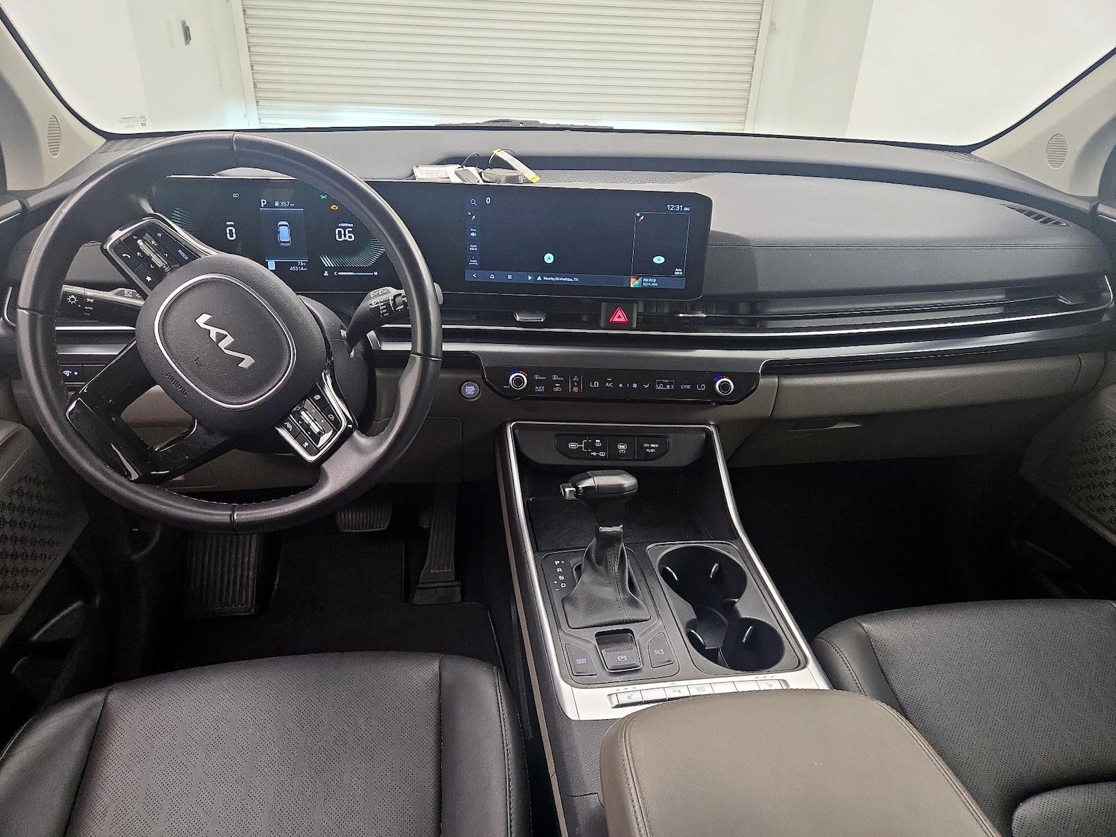 2025 Kia Carnival LXS - Photo 10
