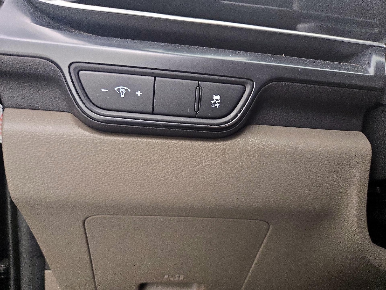 2025 Kia Carnival LXS - Photo 14