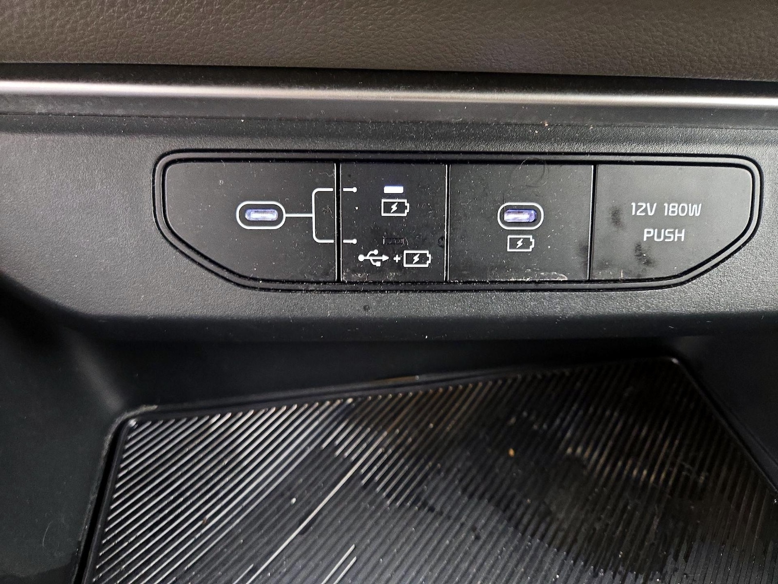 2025 Kia Carnival LXS - Photo 20