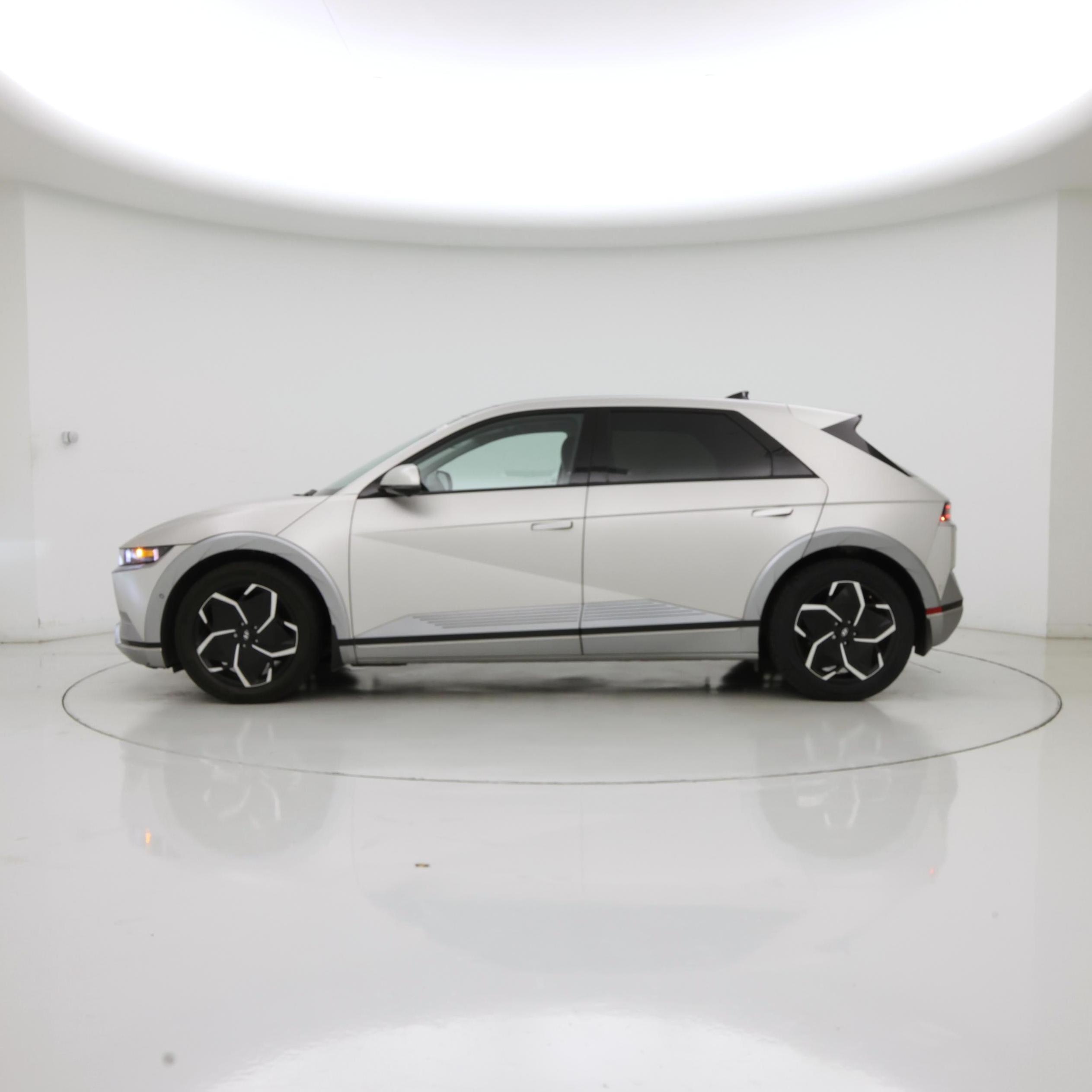 Thumbnail: 2024 Hyundai Ioniq 5 - 3