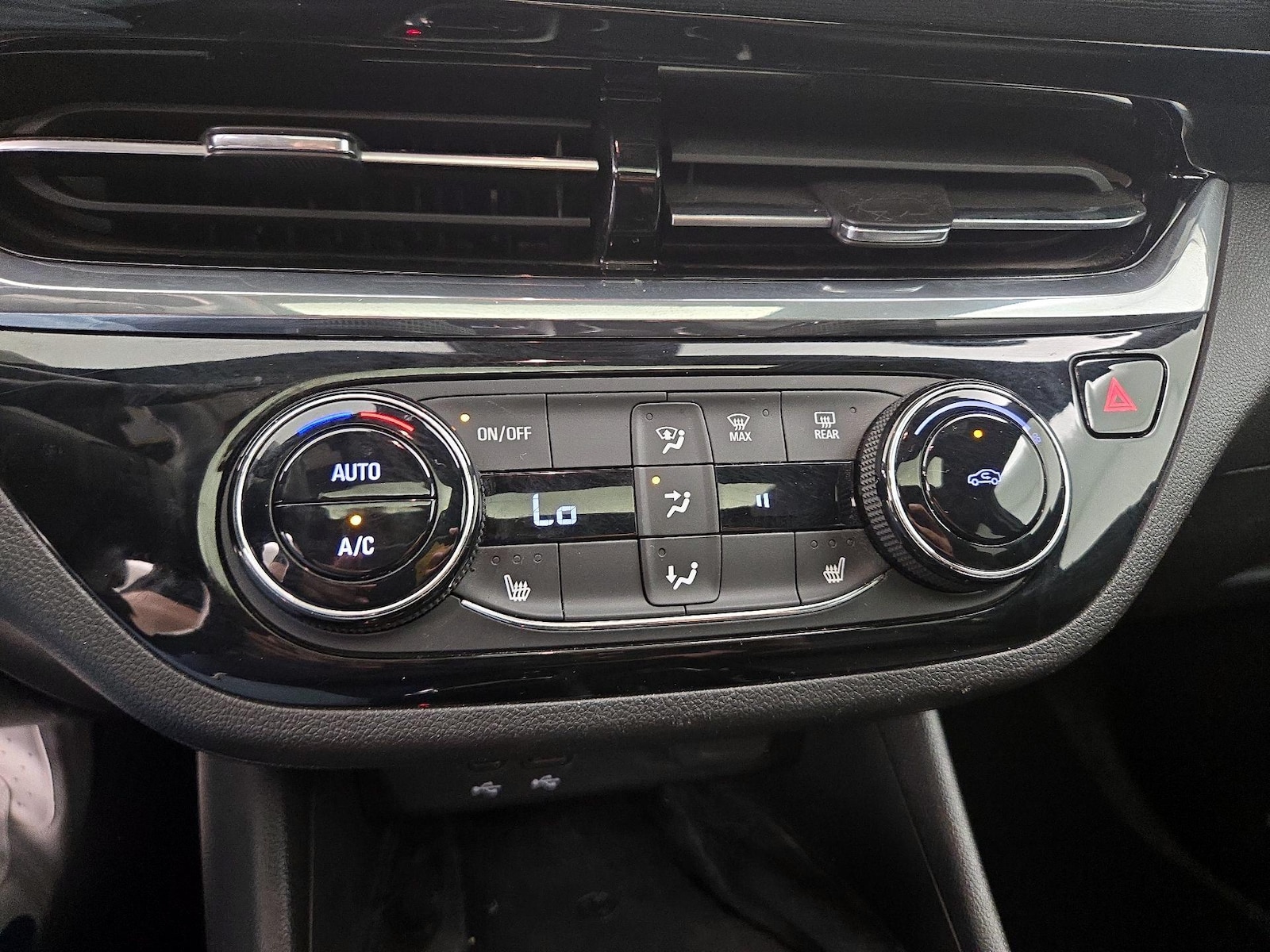 2024 Buick Envista Sport Touring - Photo 17