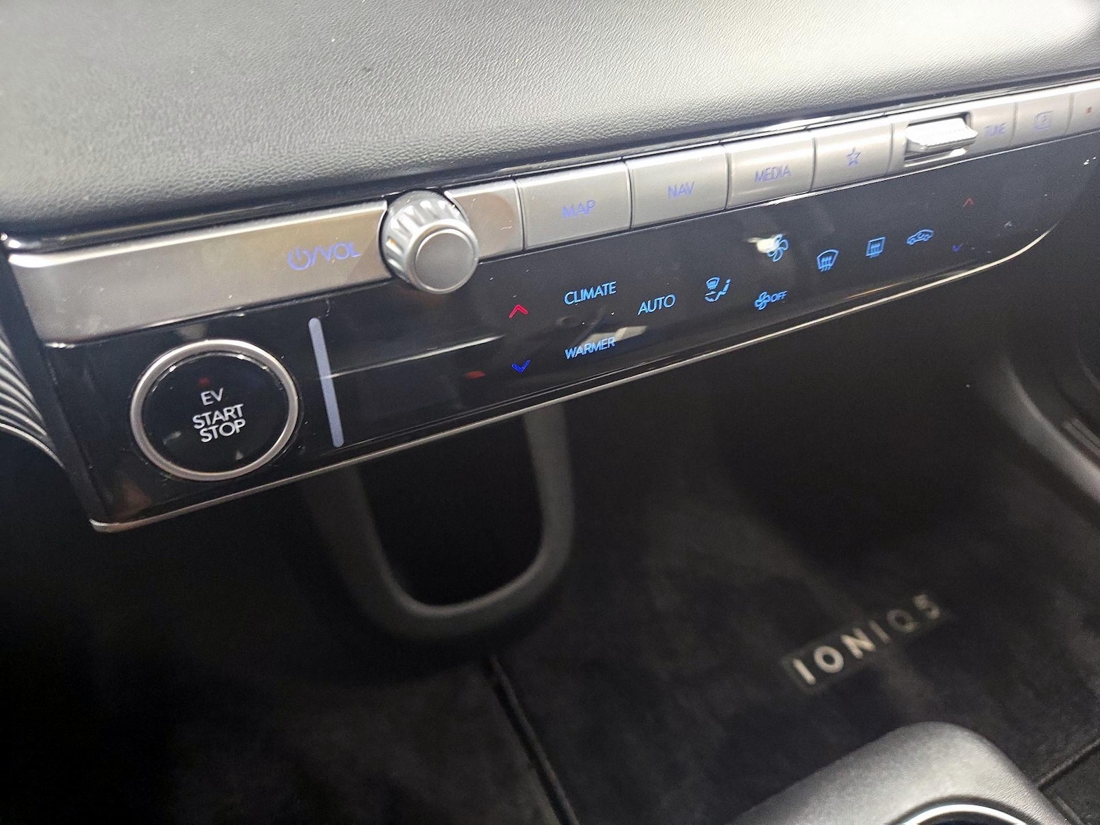 2024 Hyundai IONIQ 5 SEL - Photo 17