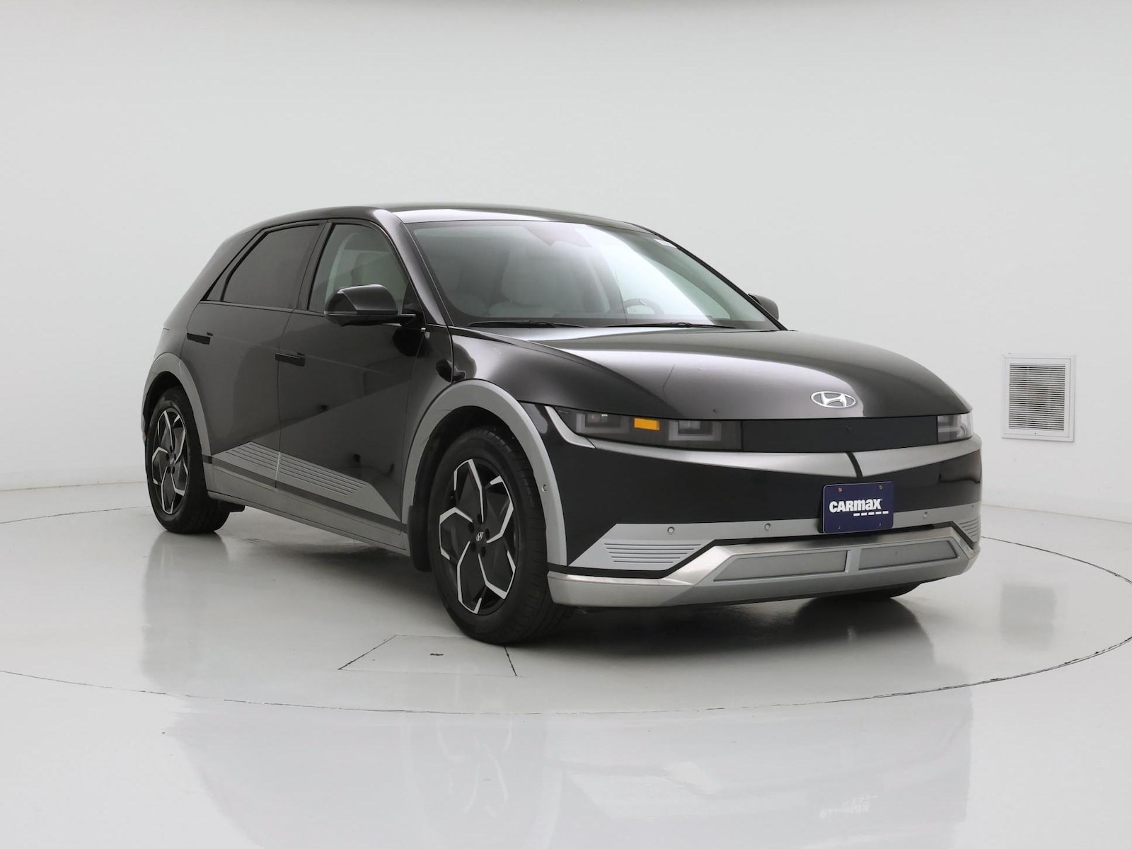 2024 Hyundai IONIQ 5 Limited - Photo 2