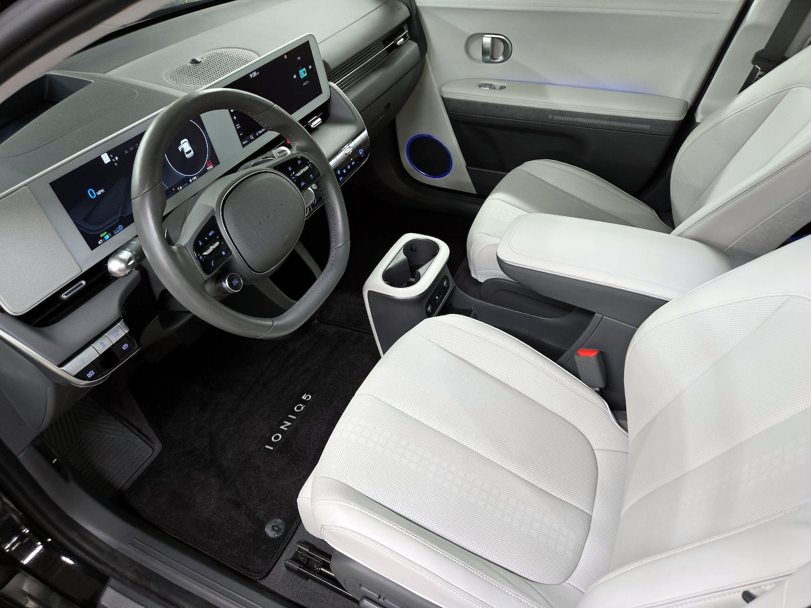 2024 Hyundai IONIQ 5 Limited - Photo 12