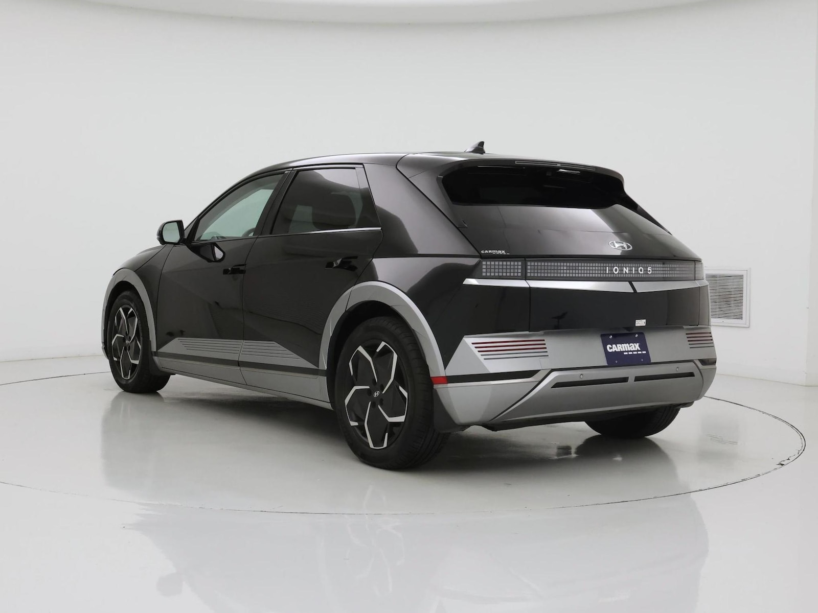2024 Hyundai IONIQ 5 Limited - Photo 3
