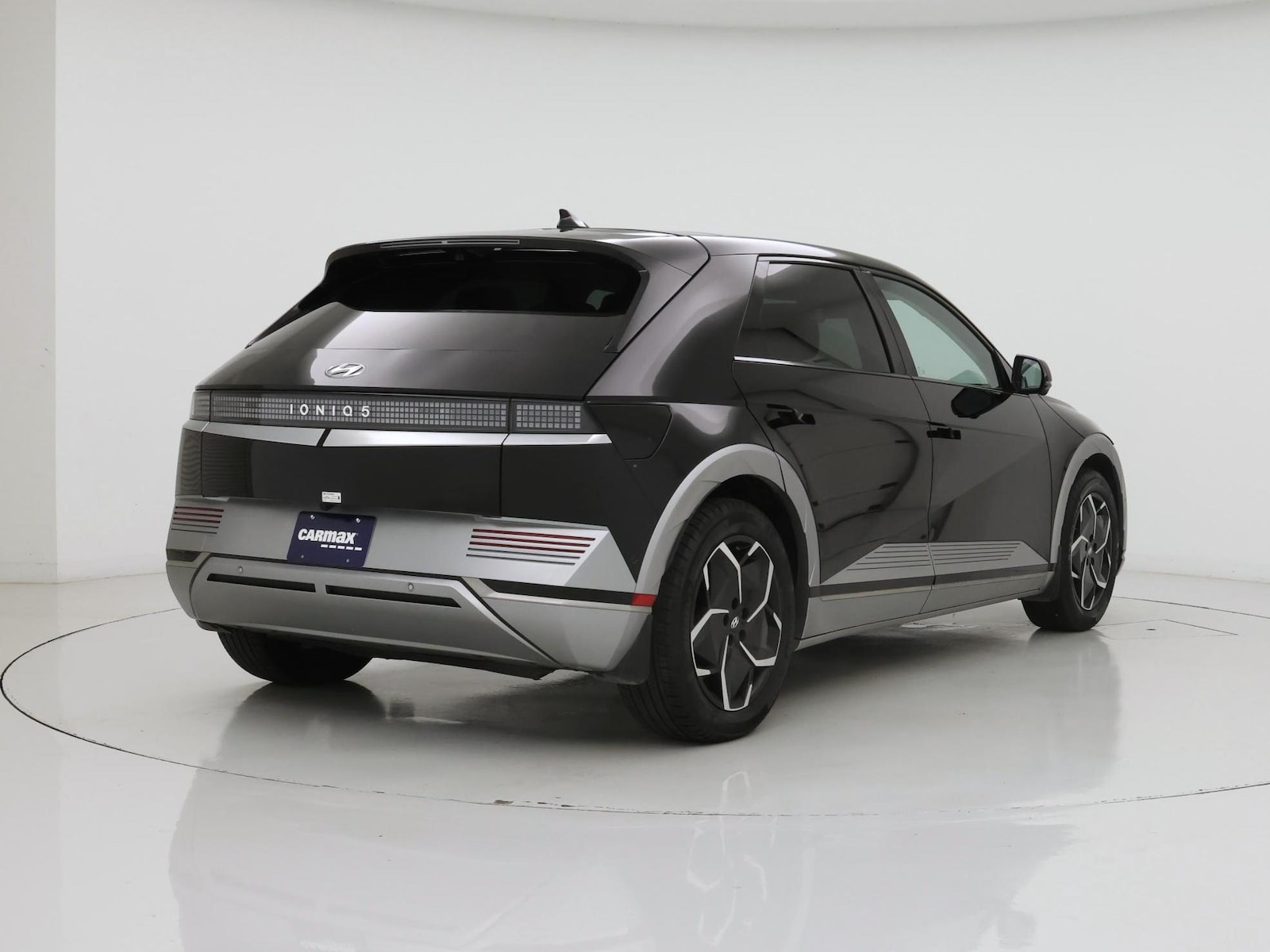 2024 Hyundai IONIQ 5 Limited - Photo 9