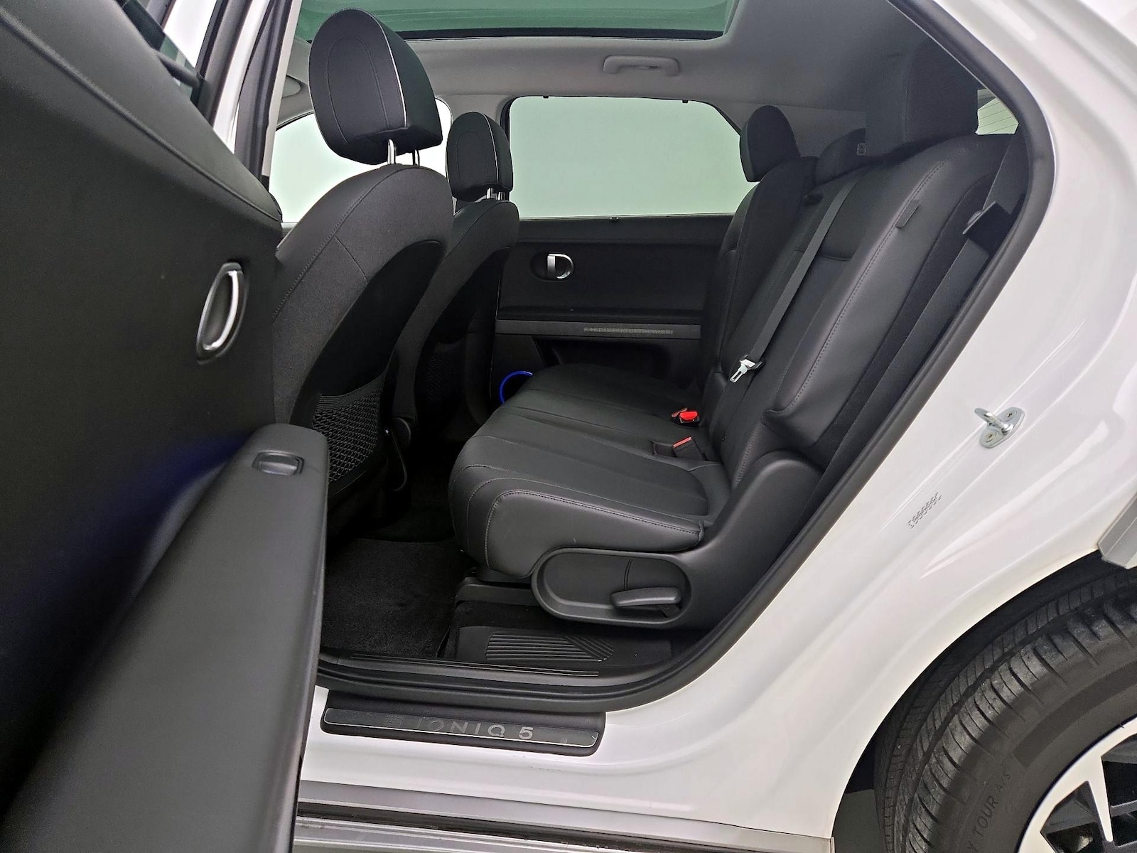 2024 Hyundai IONIQ 5 Limited - Photo 22