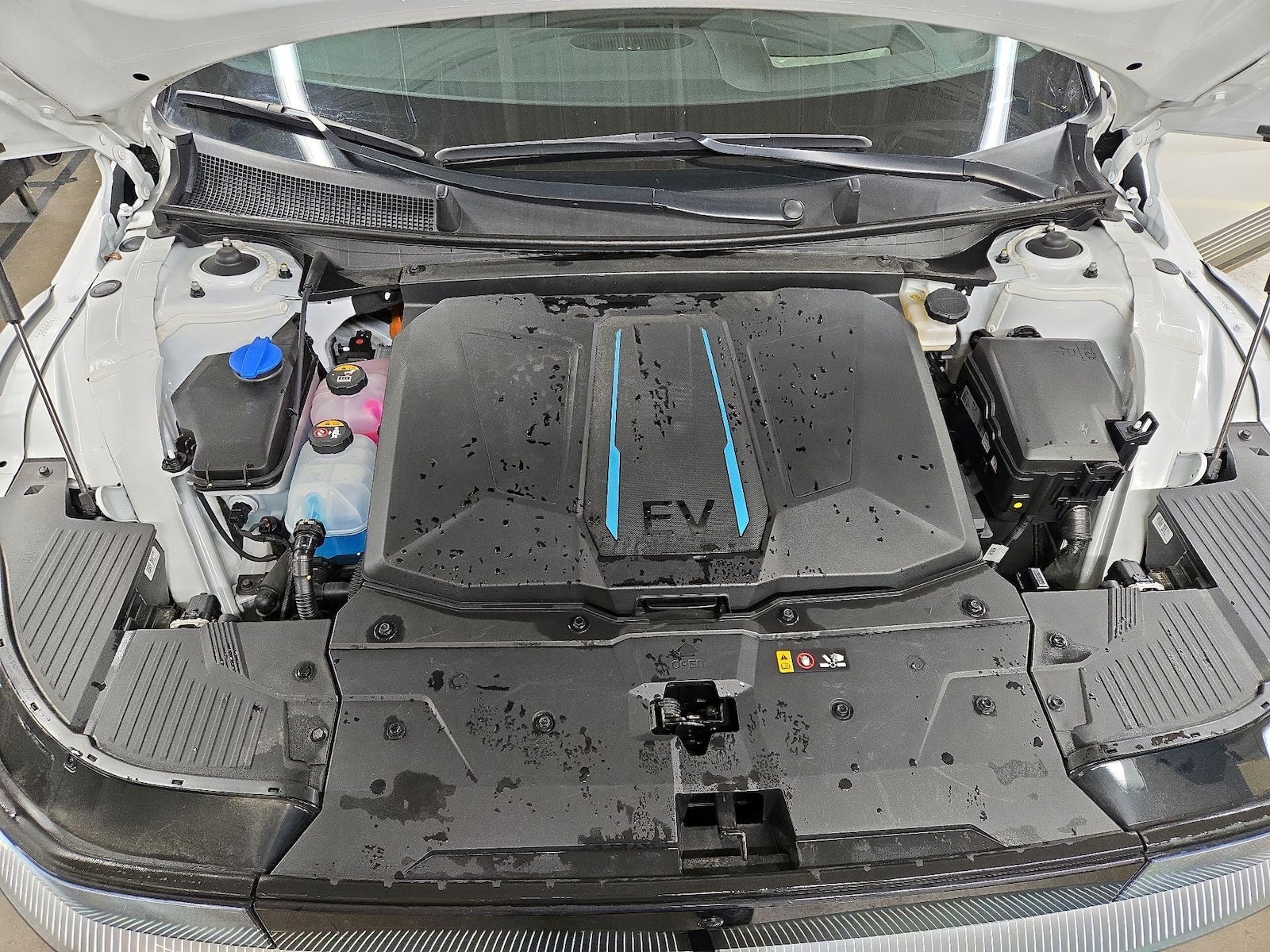 2024 Hyundai IONIQ 5 Limited - Photo 24
