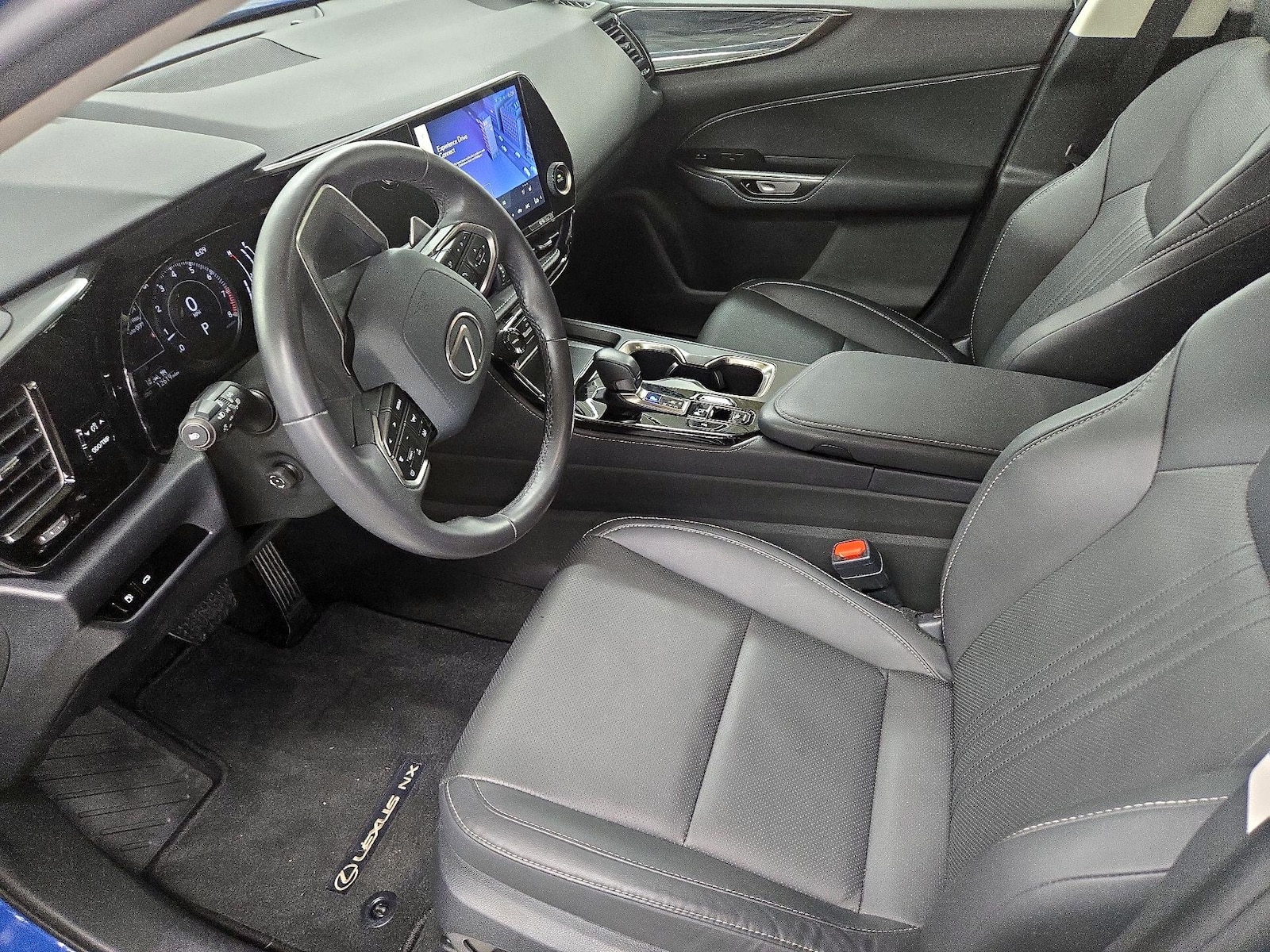 2025 Lexus NX 250 - Photo 12