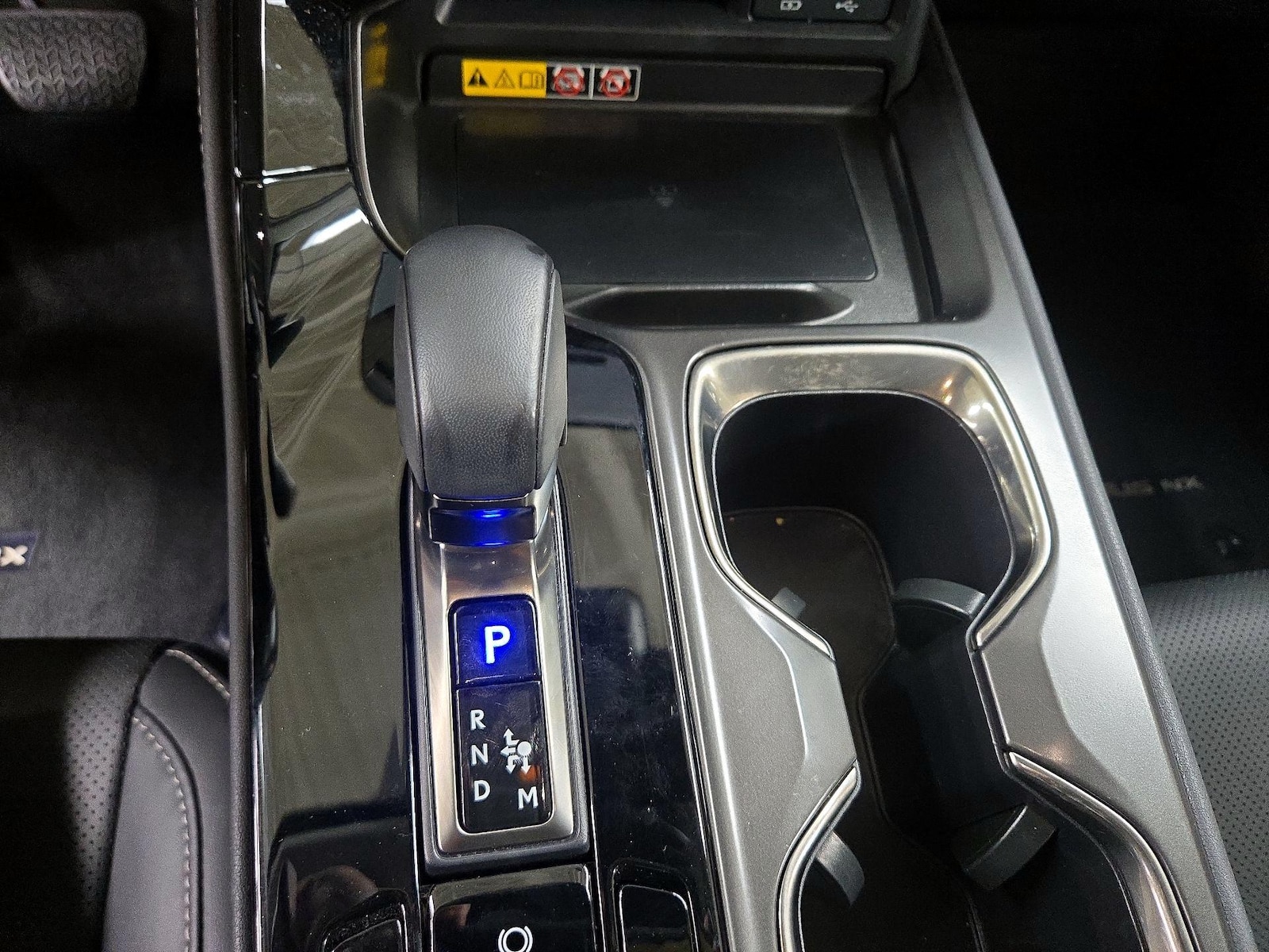 2025 Lexus NX 250 - Photo 17