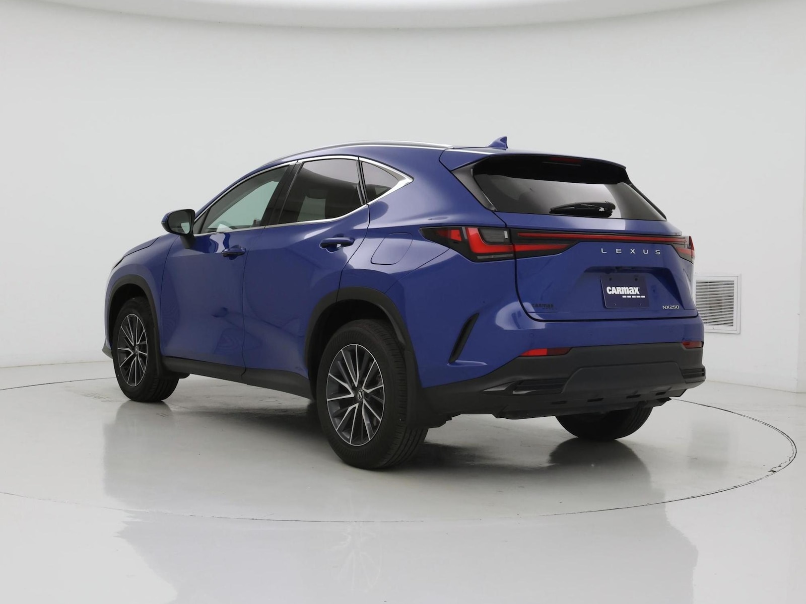 2025 Lexus NX 250 - Photo 3