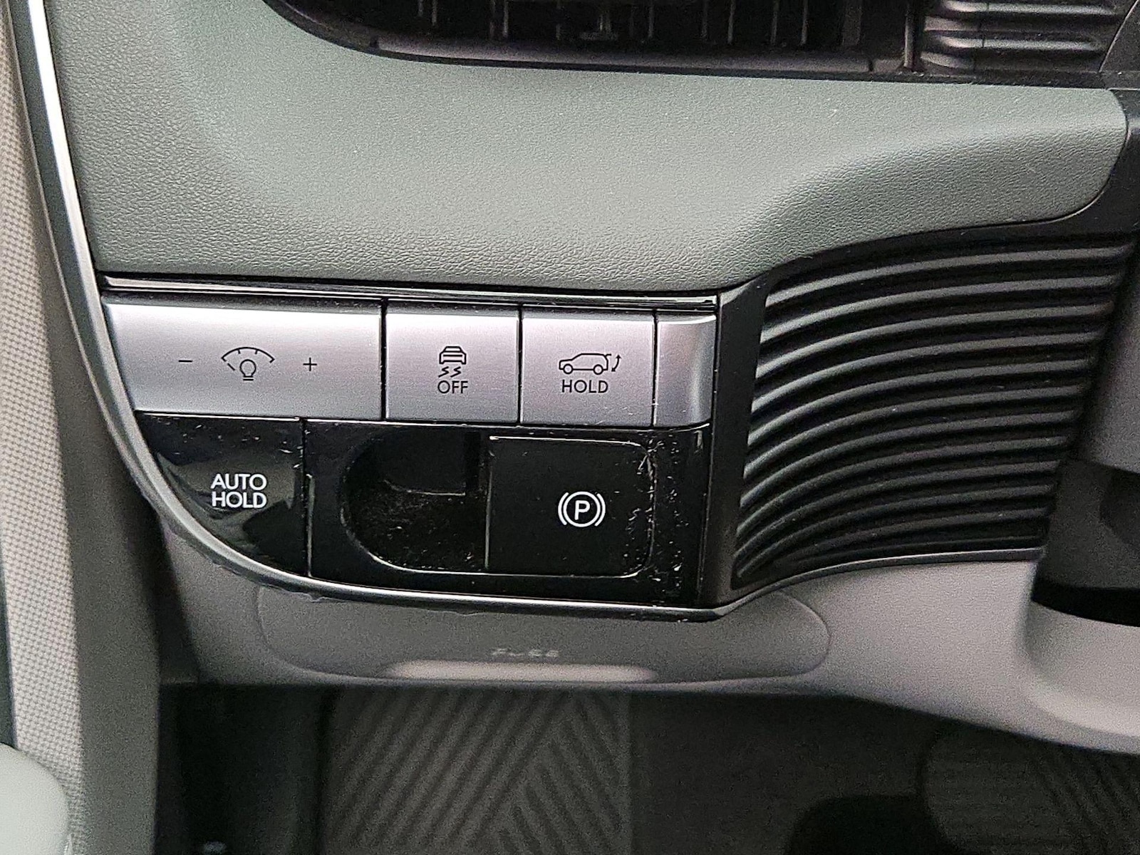 2024 Hyundai IONIQ 5 Limited - Photo 14