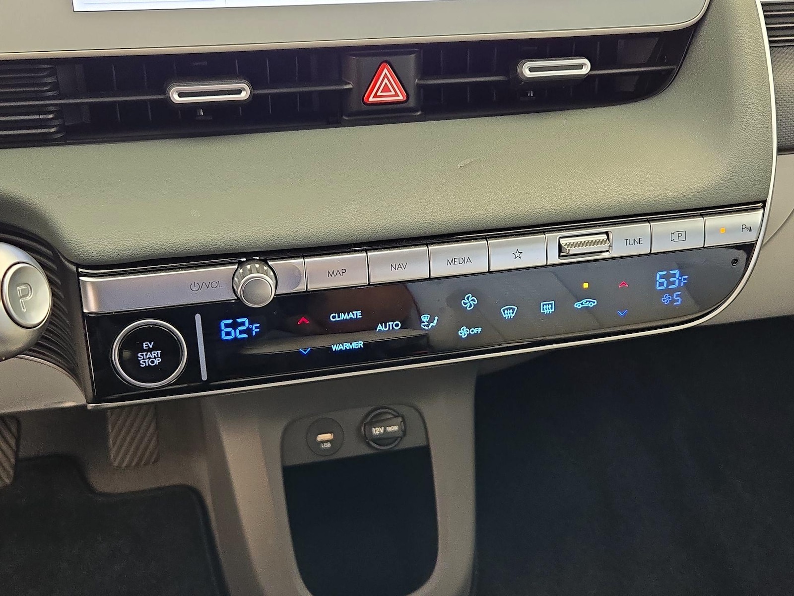 2024 Hyundai IONIQ 5 Limited - Photo 18