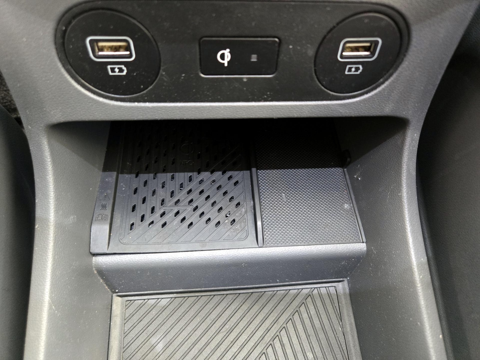 2024 Hyundai IONIQ 5 Limited - Photo 20