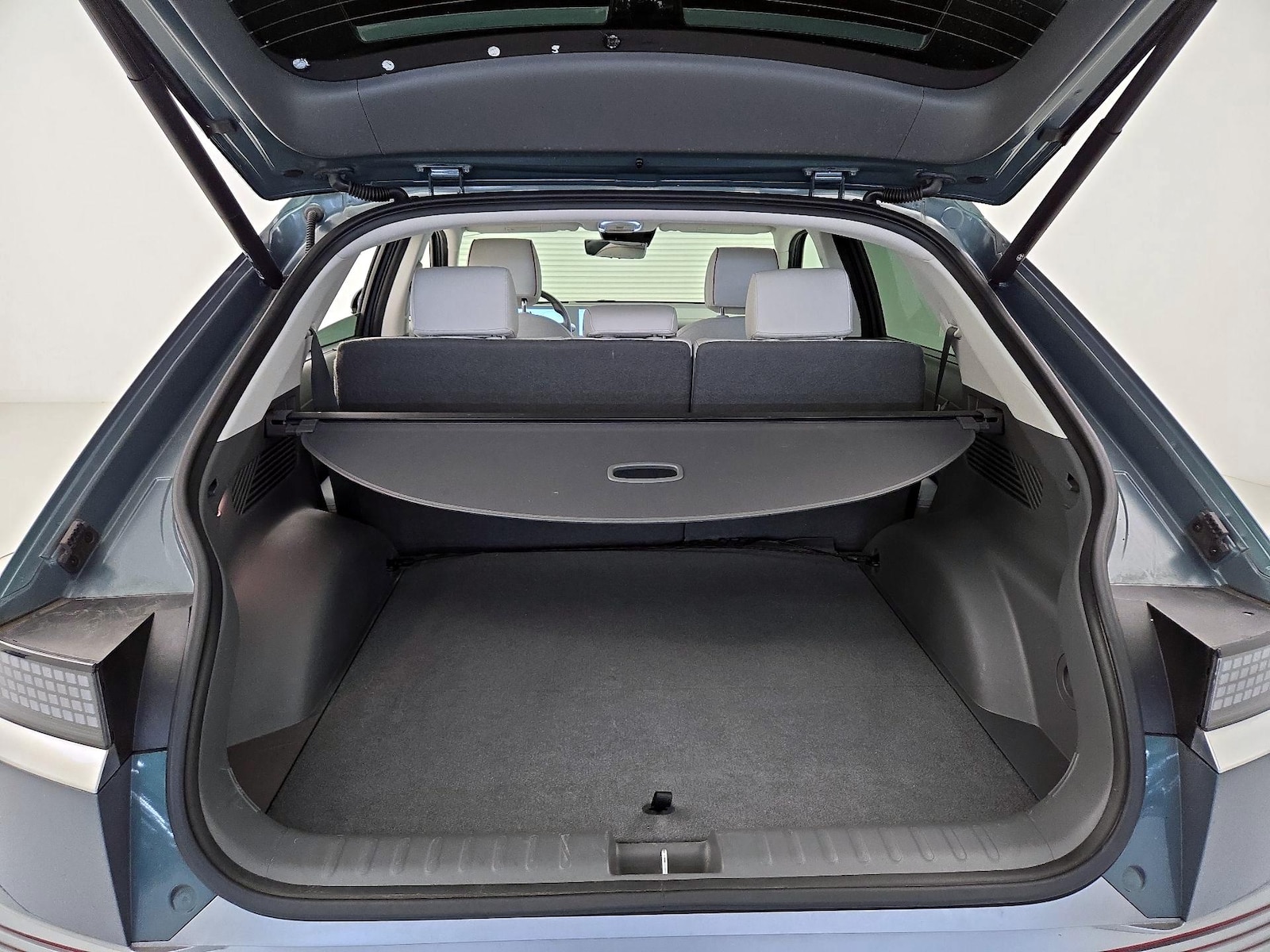 2024 Hyundai IONIQ 5 Limited - Photo 23
