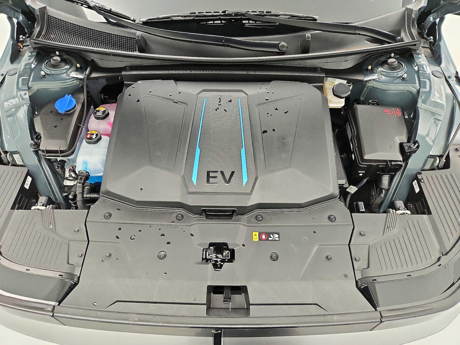 2024 Hyundai IONIQ 5 Limited - Photo 24