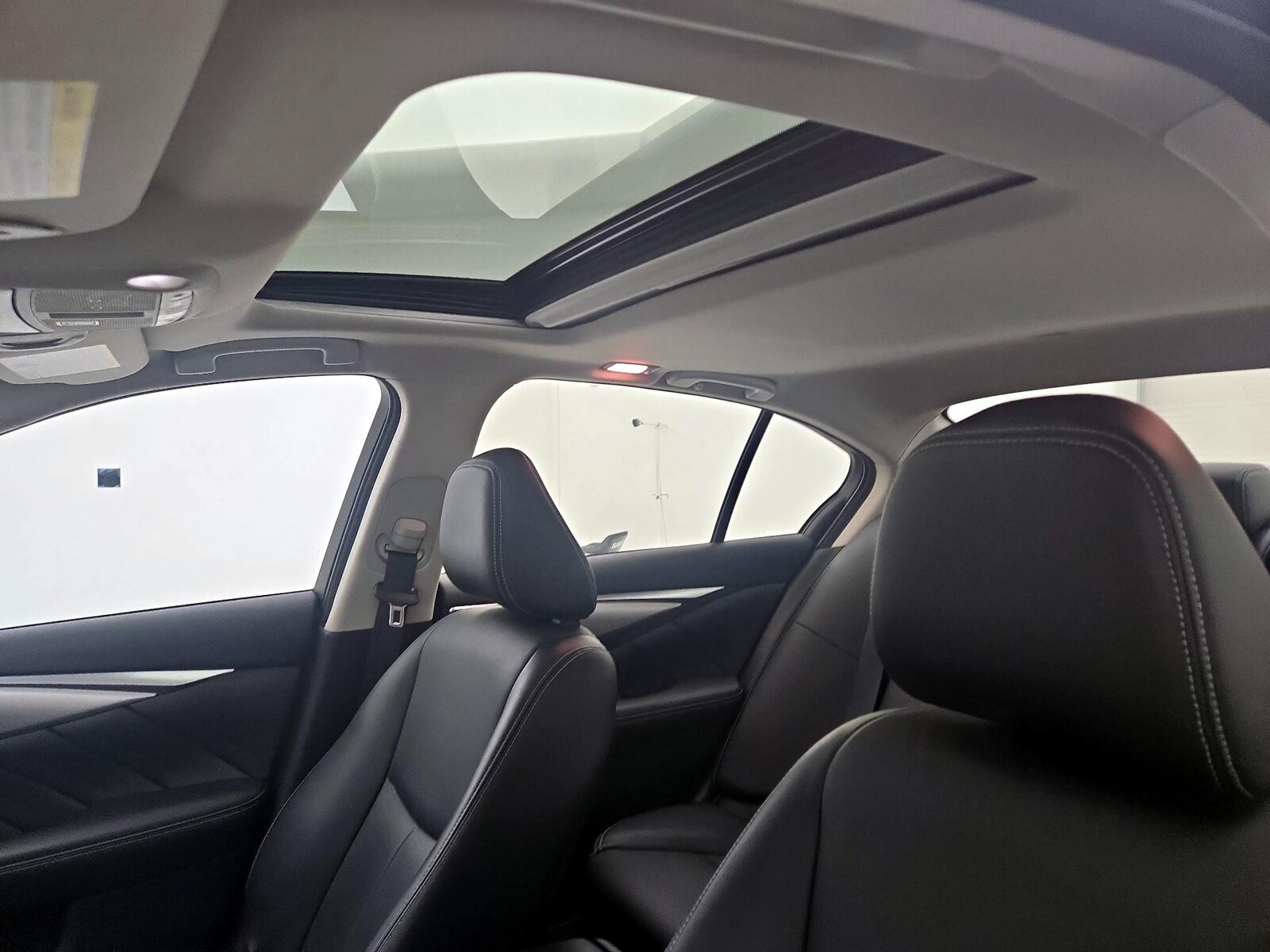 Sunroof(s) & Overhead Airbags