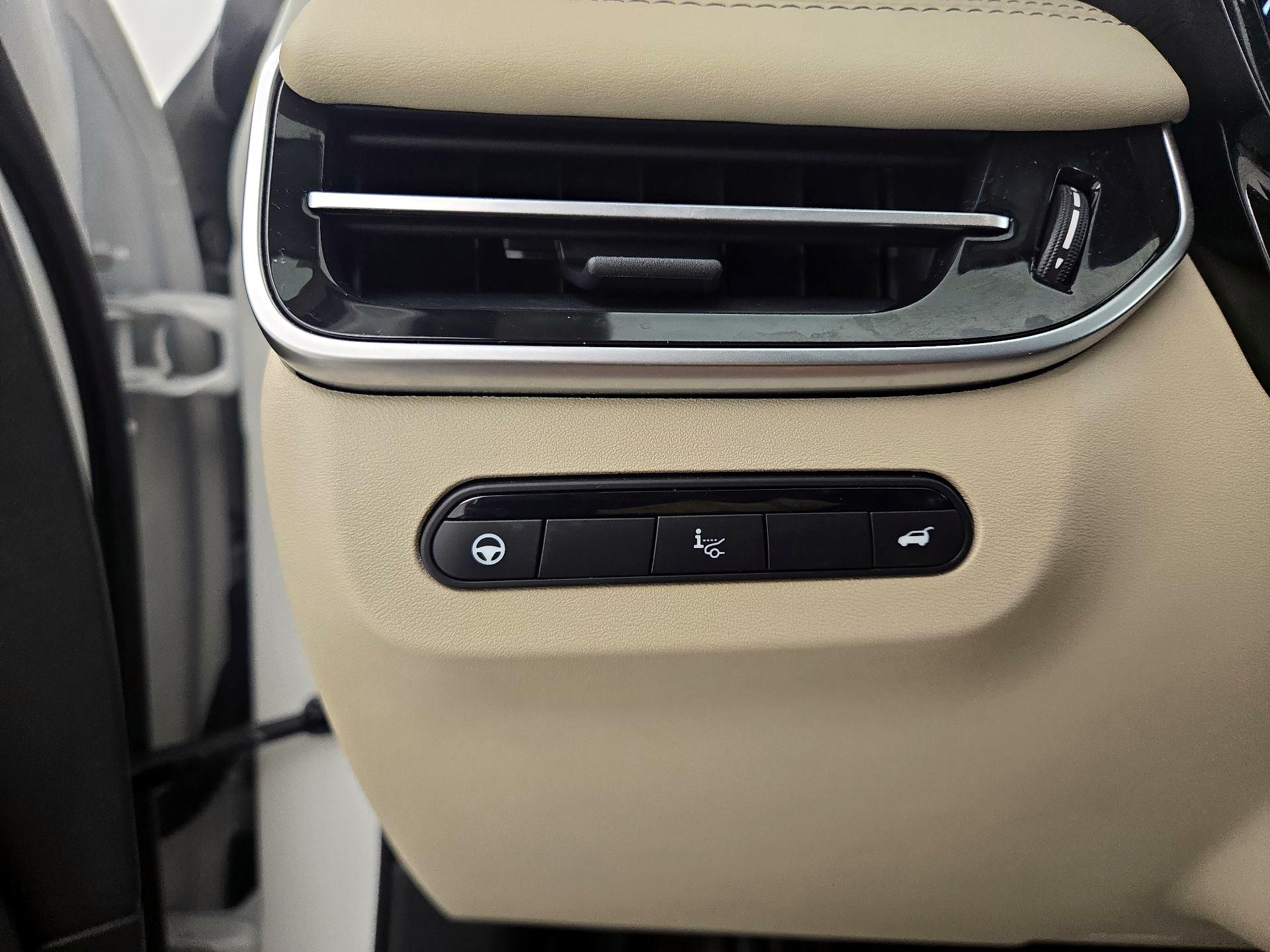Thumbnail: 2023 INFINITI QX60 - 13