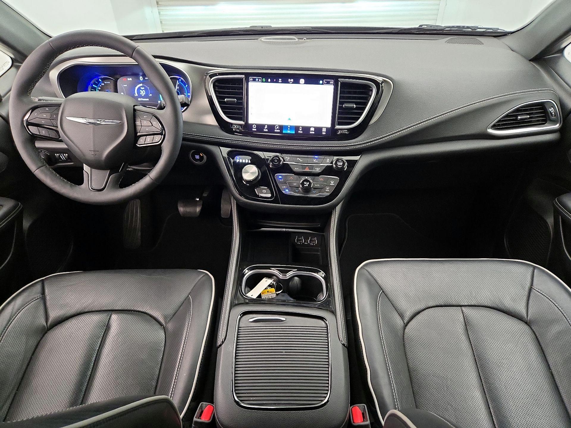 Thumbnail: 2023 Chrysler Pacifica - 9