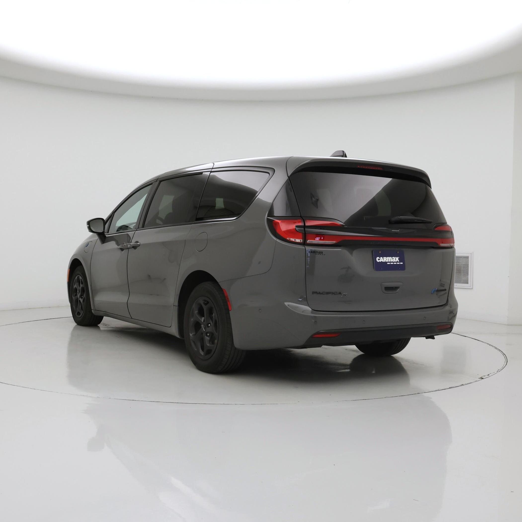 Thumbnail: 2023 Chrysler Pacifica - 2