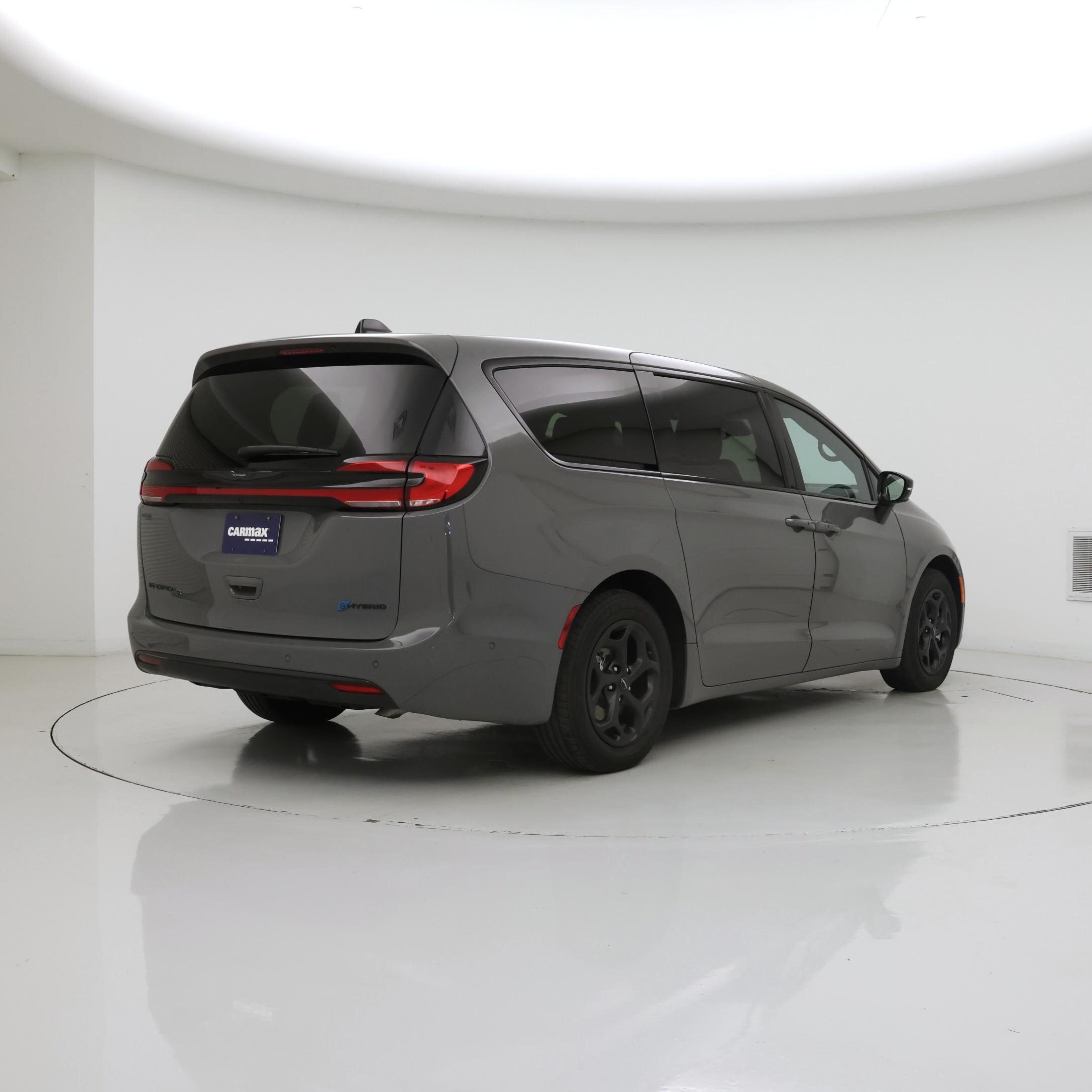 Thumbnail: 2023 Chrysler Pacifica - 8