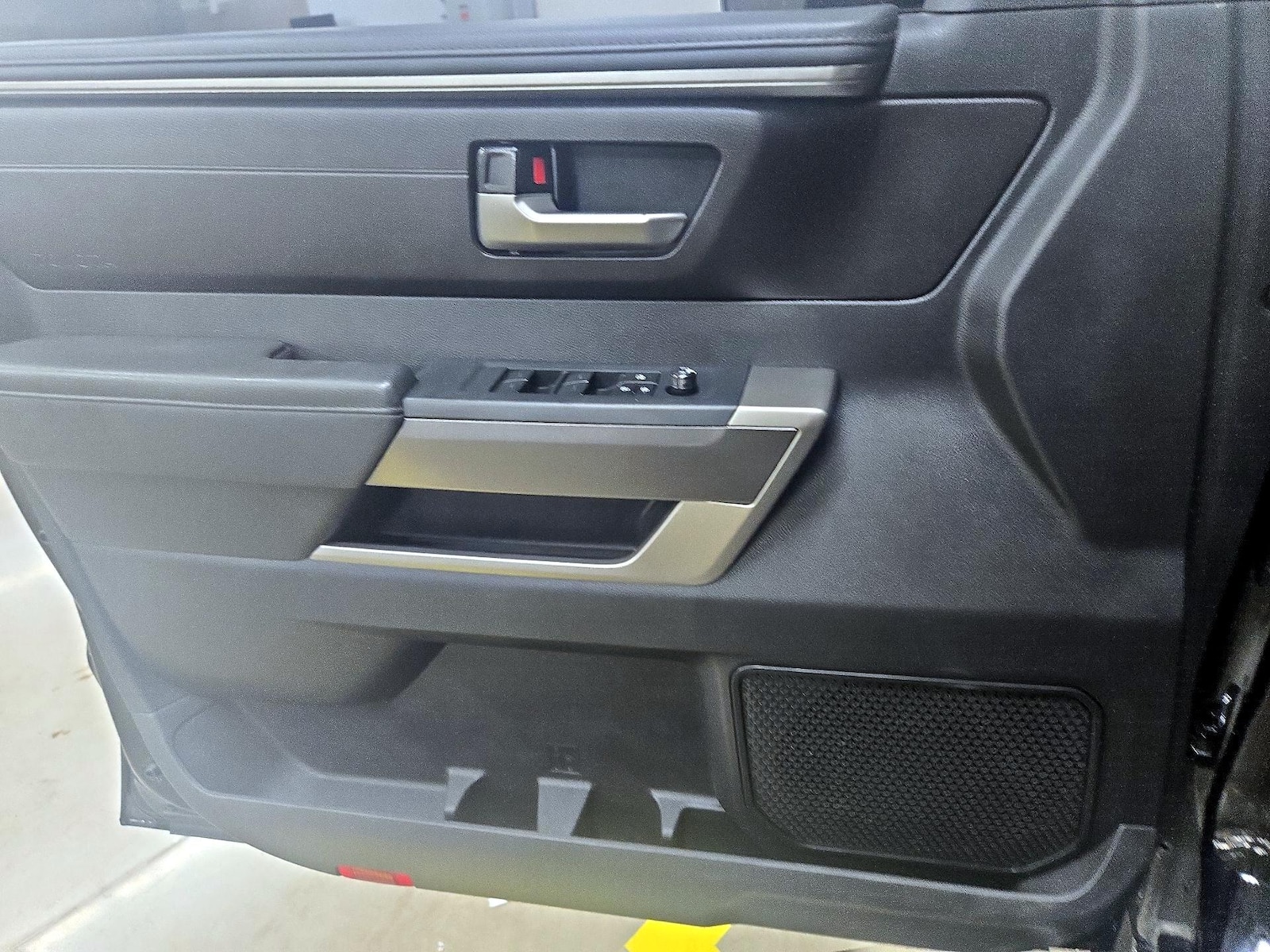 2026 Toyota Tundra SR5 - Photo 13