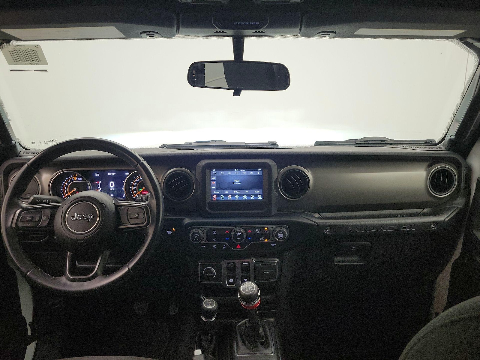 2021 Jeep Wrangler Willys - Photo 10