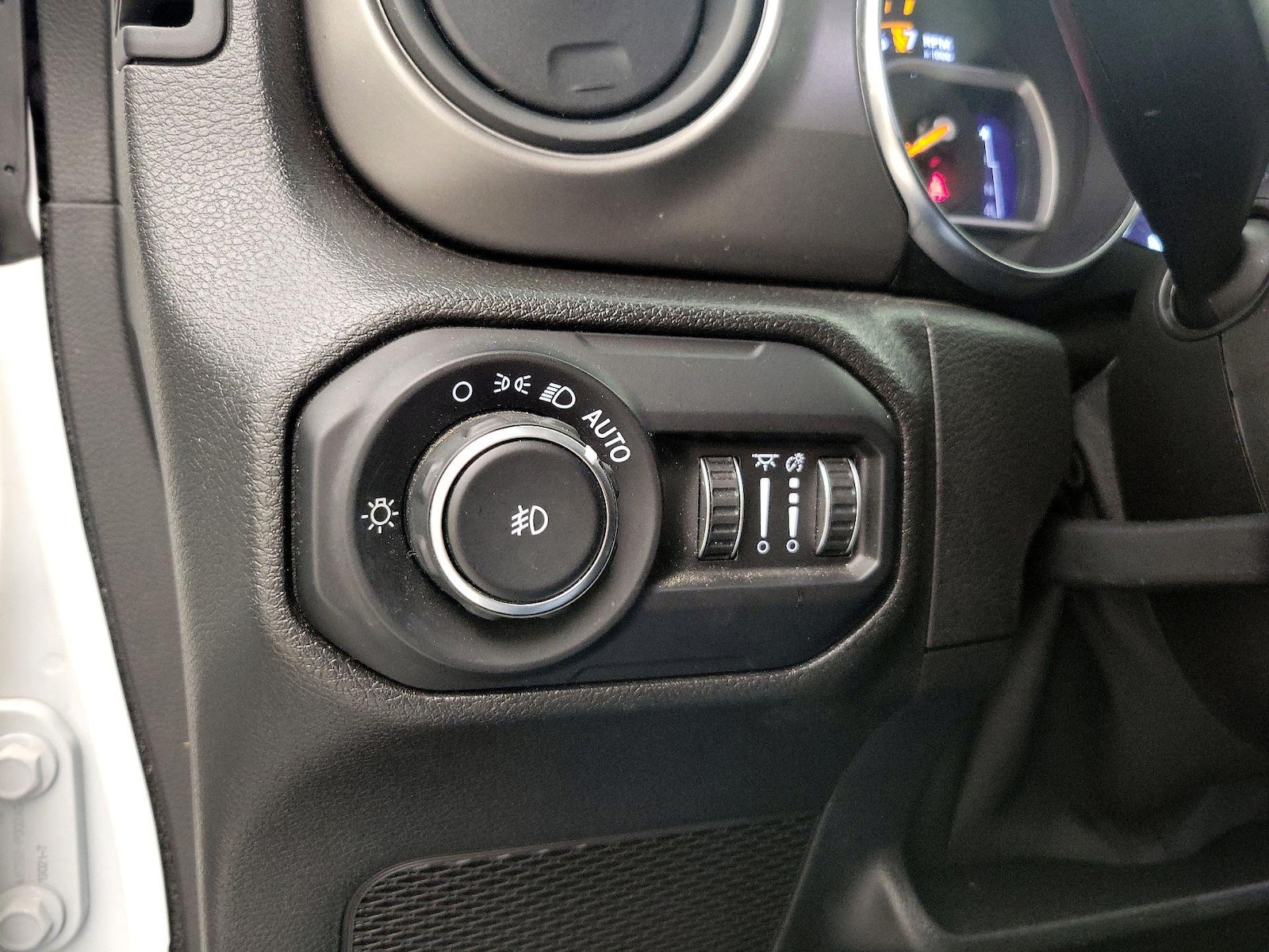 2021 Jeep Wrangler Willys - Photo 14