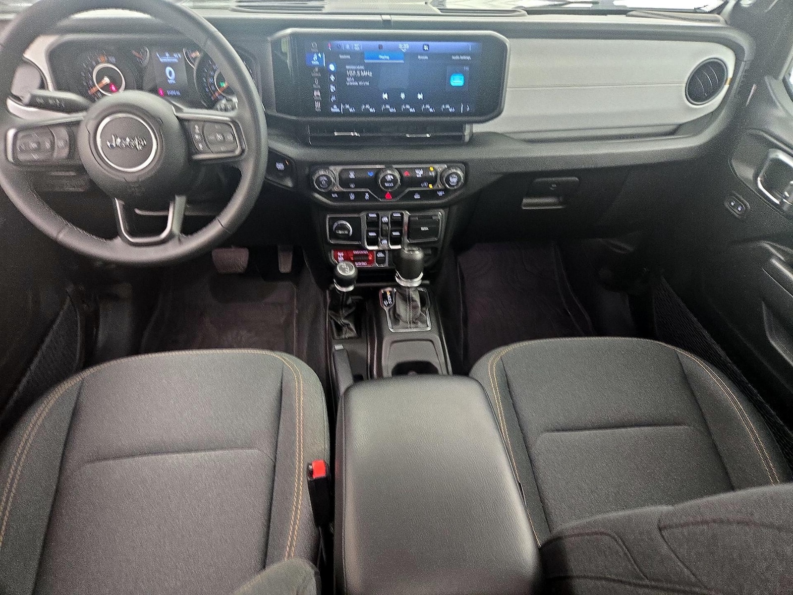 2025 Jeep Wrangler 4-Door Willys - Photo 10
