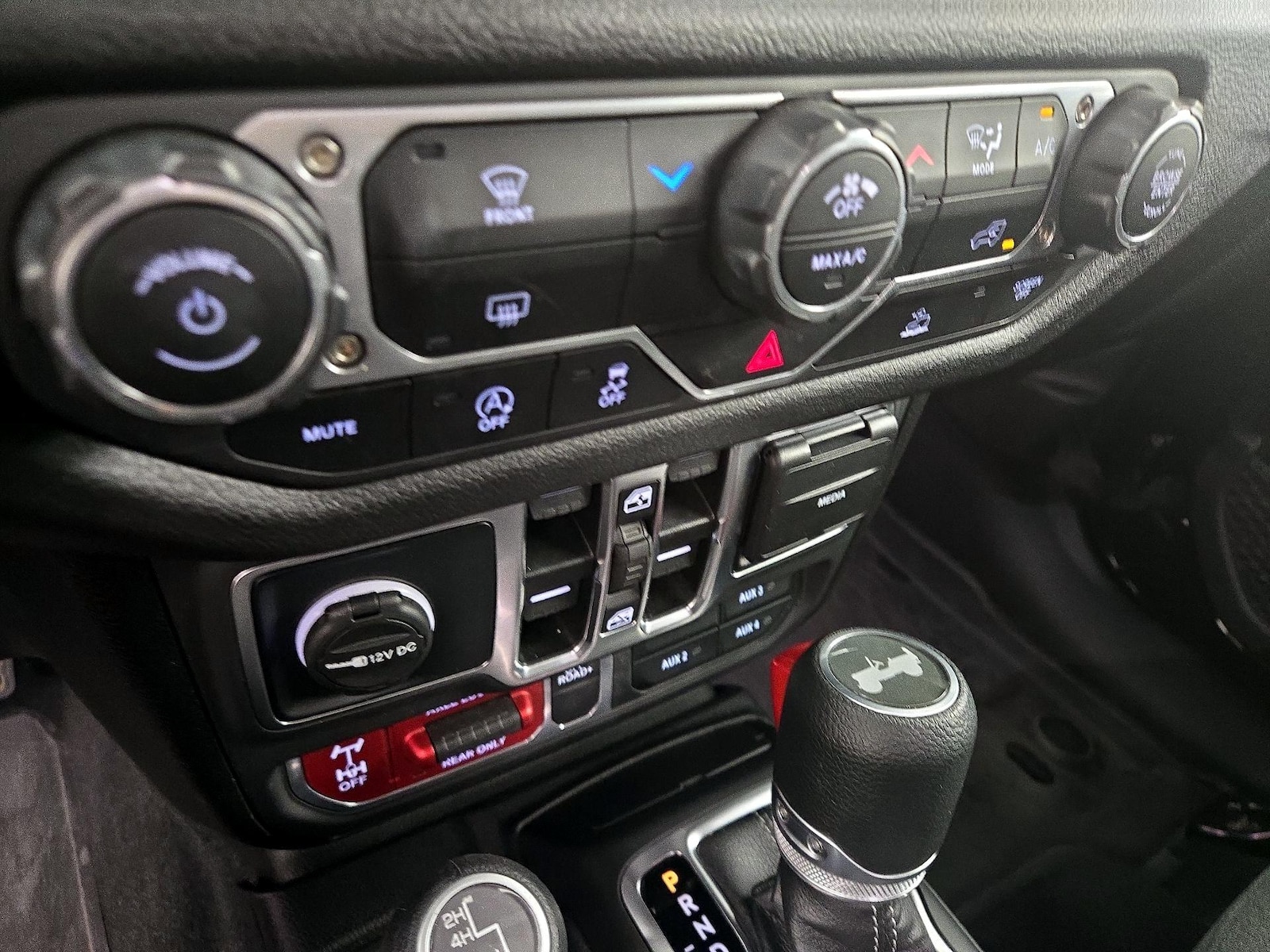 2025 Jeep Wrangler 4-Door Willys - Photo 17