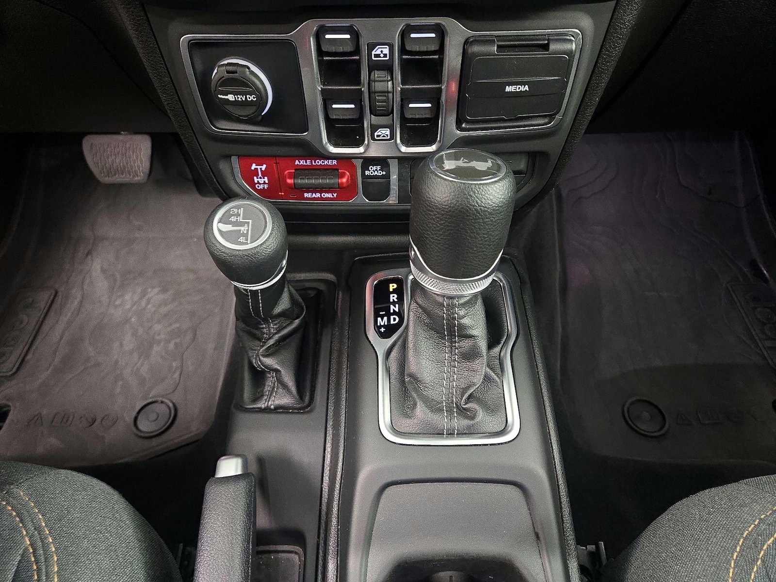 2025 Jeep Wrangler 4-Door Willys - Photo 18