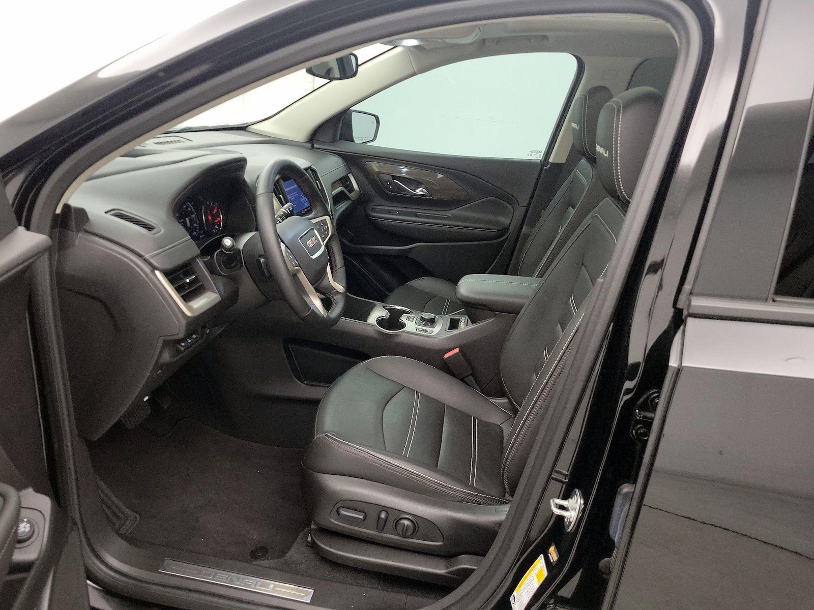 2024 GMC Terrain Denali - Photo 12