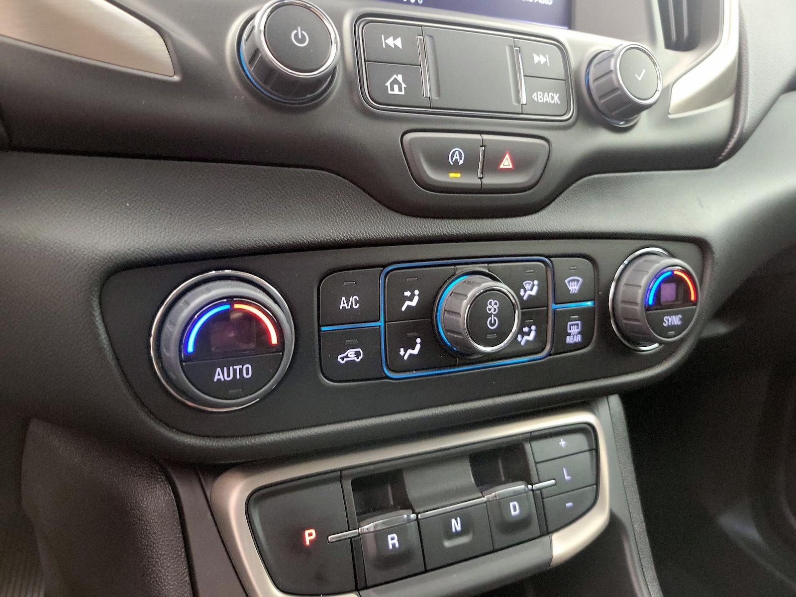 2024 GMC Terrain Denali - Photo 17