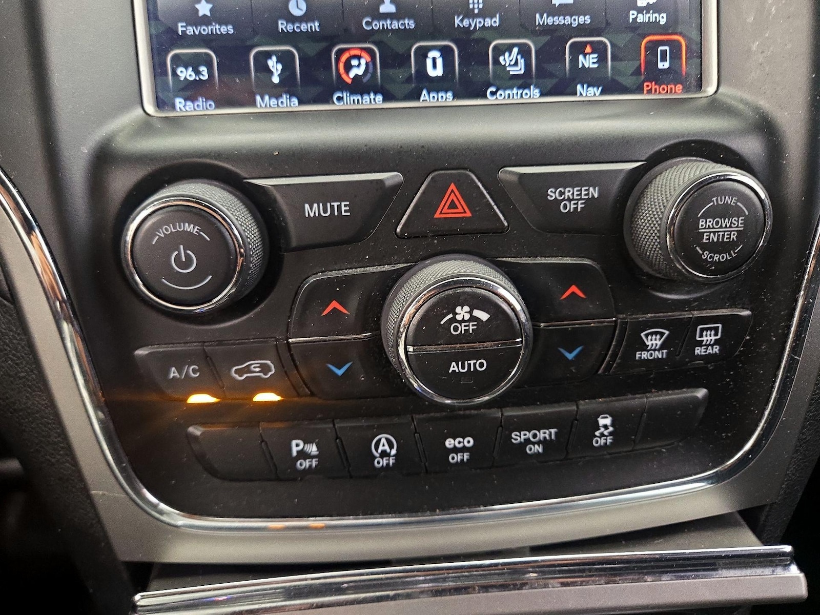2018 Jeep Grand Cherokee Altitude - Photo 17