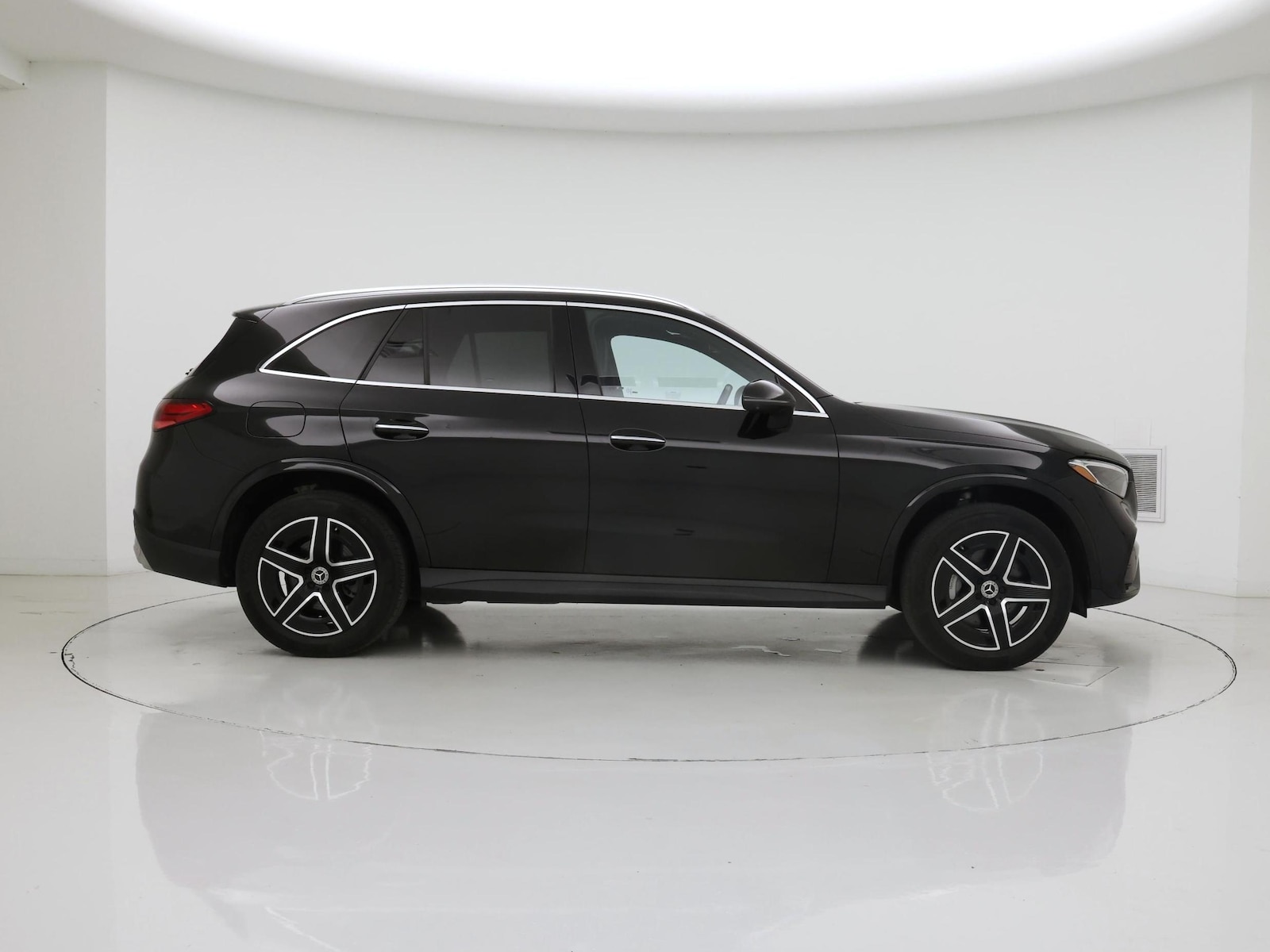 2024 Mercedes-Benz GLC GLC300 - Photo 8