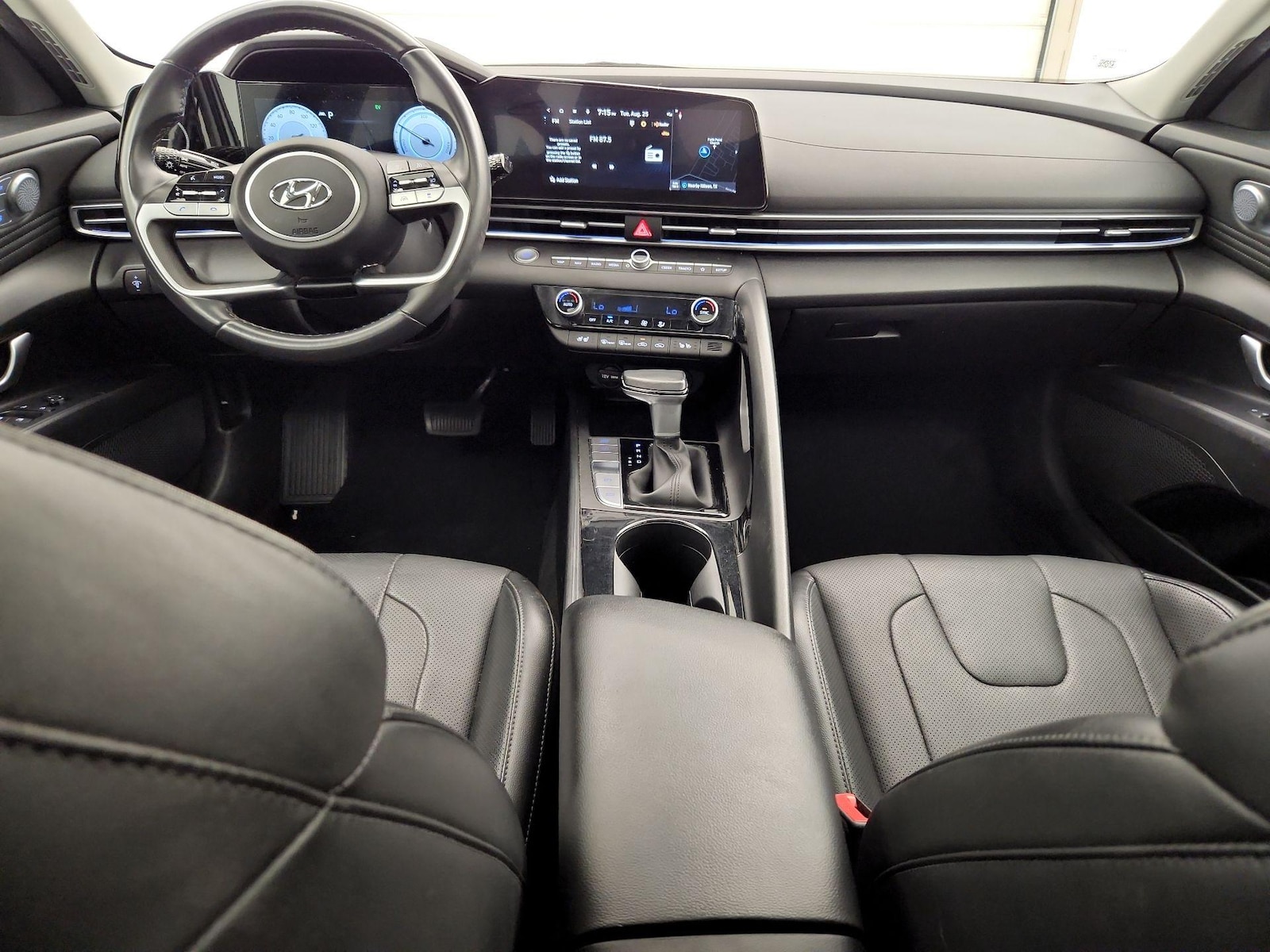 2023 Hyundai Elantra Limited - Photo 10
