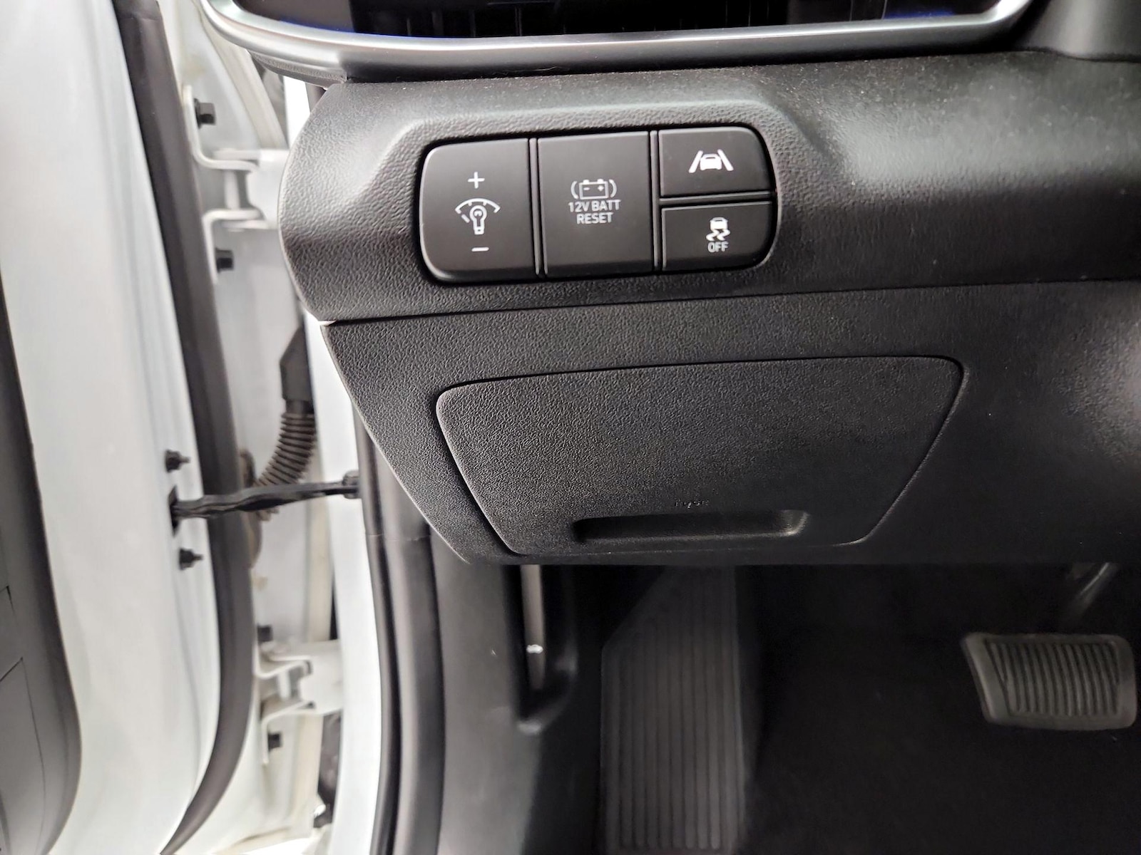 2023 Hyundai Elantra Limited - Photo 14